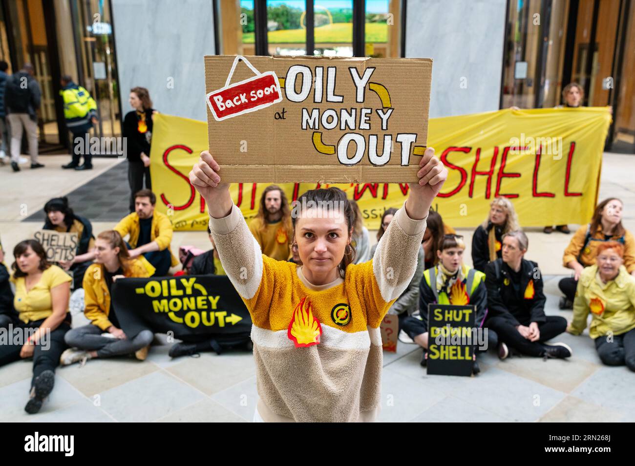 London, UK. 31 August 2023. Fossil Free London protest Shell at their London HQ after a summer of picketing the oil major every week. They asked employees to whistleblow or leave the company over their greenwash and oil and gas expansion. Credit: Andrea Domeniconi/Alamy Live News Stock Photo