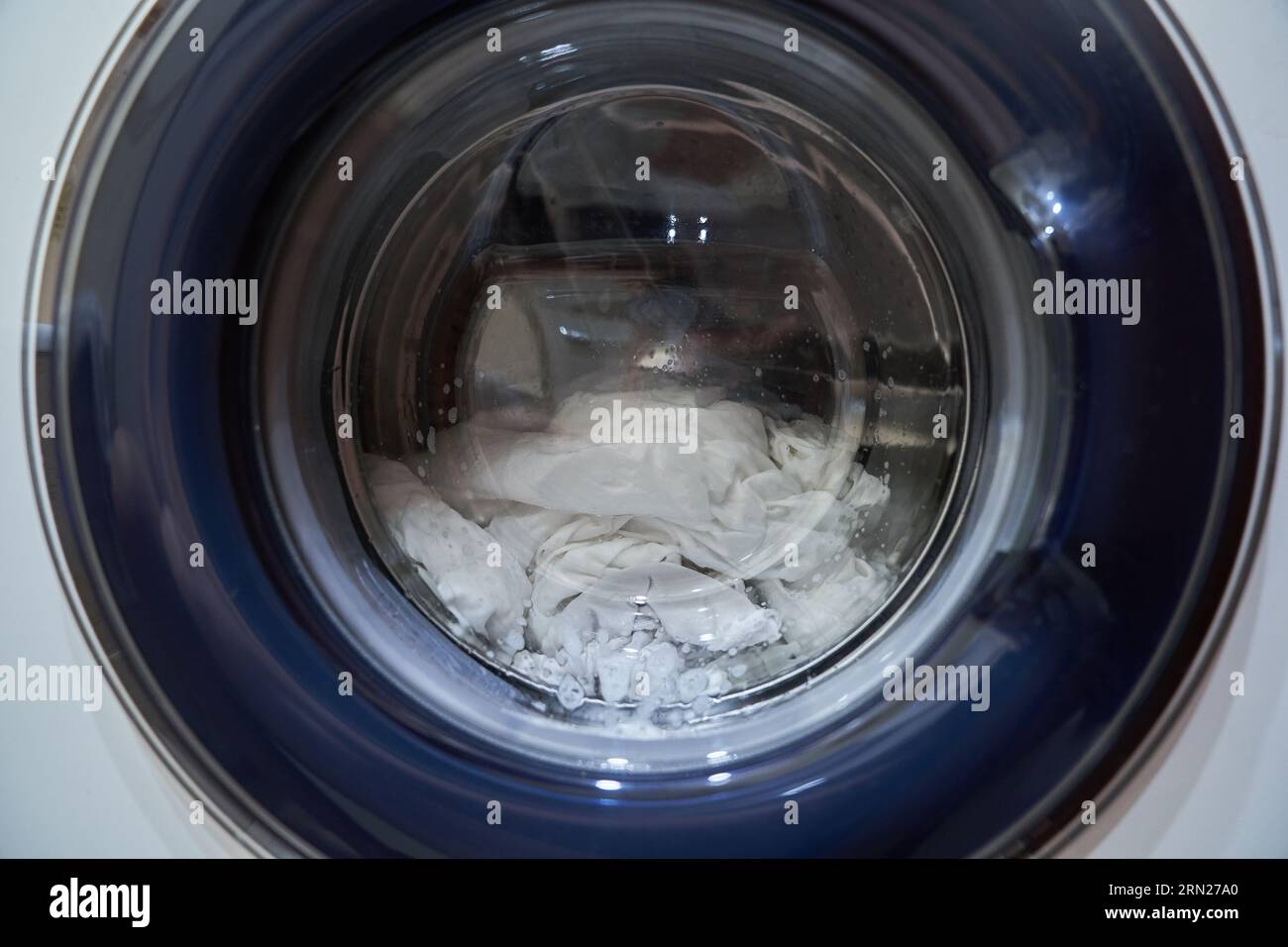 Empty washing machine cleaning cycle hi-res stock photography and ...