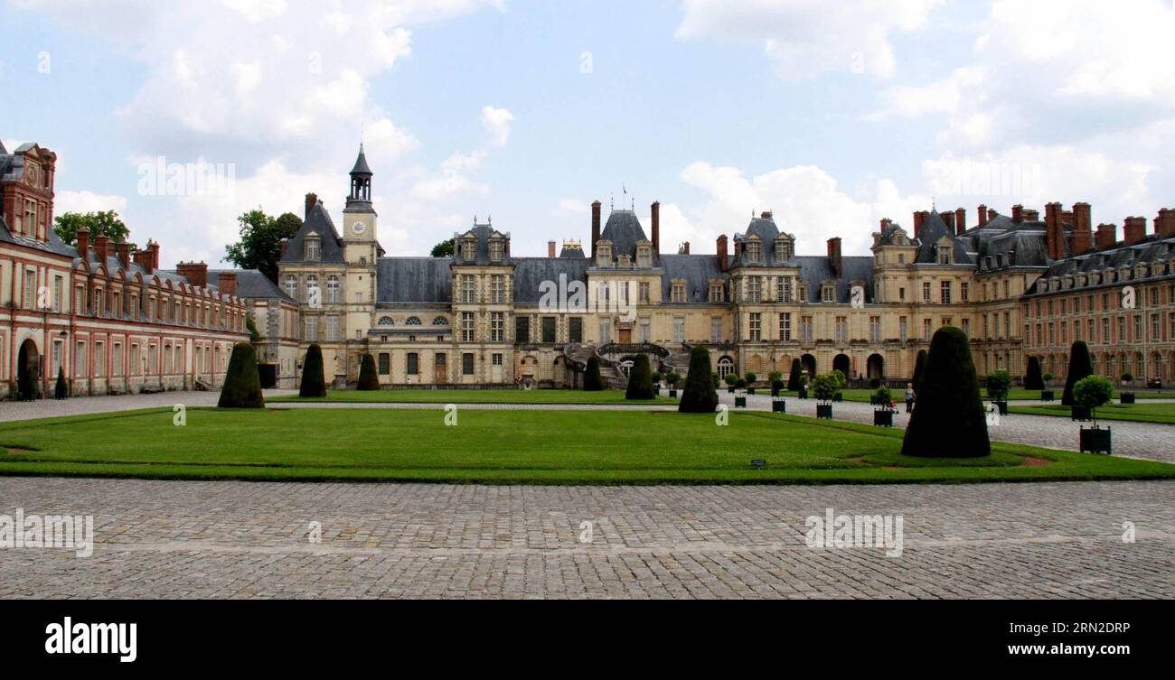 (150302) -- PARIS, March. 2, 2015 -- This photo taken on July 21st, 2014 shows the Chateau de Fontainebleau, southeast of Paris, France. Fifteen rare antiques were stolen on Sunday morning in the Chinese Museum of the Chateau de Fontainebleau, southeast of Paris, the French culture ministry said. ) FRANCE-PARIS-FONTAINEBLEAU-CHINA-ANTIQUES-THEFT ZhengxBin PUBLICATIONxNOTxINxCHN   Paris March 2 2015 This Photo Taken ON July 21st 2014 Shows The Chateau de Fontainebleau South East of Paris France Fifteen Rare Antiques Were Stolen ON Sunday Morning in The Chinese Museum of The Chateau de Fontaineb Stock Photo