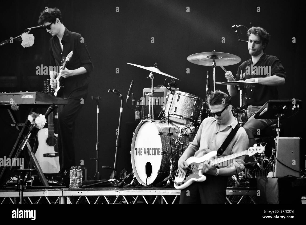 Vaccines live Black and White Stock Photos & Images - Alamy