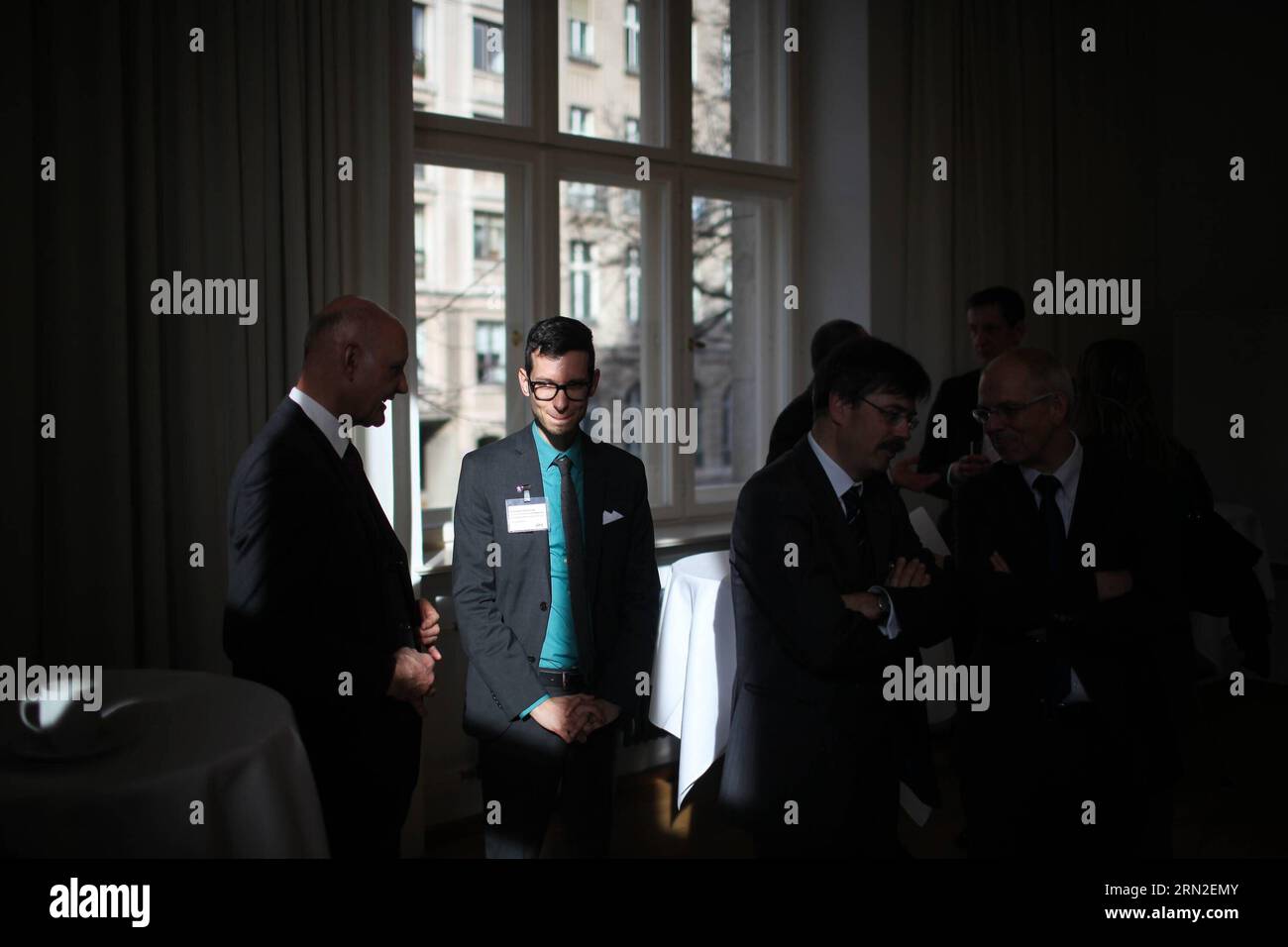 (150303) -- BENLIN, March 3, 2015 -- Delegates talk prior to the 2015 Leibniz Prize award ceremony in Berlin, Germany, on March 3, 2015. The Leibniz Prize, one of Germany s most prestigious research funding prizes was awarded to 8 researchers by German Research Foundation (DFG) this year. ) GERMANY-BENLIN-LEIBNIZ PRIZE-AWARD CEREMONY ZhangxFan PUBLICATIONxNOTxINxCHN   March 3 2015 Delegates Talk Prior to The 2015 Leibniz Prize Award Ceremony in Berlin Germany ON March 3 2015 The Leibniz Prize One of Germany S Most prestigious Research Funding Prizes what awarded to 8 Researchers by German Rese Stock Photo