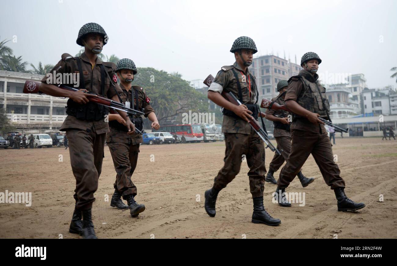 (150304) -- DHAKA, March 4, 2015 -- Border Guard Bangladesh (BGB) personnel arrive at a special court during a trial against Bangladesh s former Prime Minister and Bangladesh Nationalist Party (BNP) leader Khaleda Zia in Dhaka, capital of Bangladesh, on March 4, 2015. Khaleda Zia filed two petitions on Tuesday seeking withdrawal of arrest warrants issued against her in graft cases. ) BANGLADESH-DHAKA-FORMER PM-TRIAL SharifulxIslam PUBLICATIONxNOTxINxCHN   Dhaka March 4 2015 Border Guard Bangladesh BGB Personnel Arrive AT a Special Court during a Trial against Bangladesh S Former Prime Minister Stock Photo