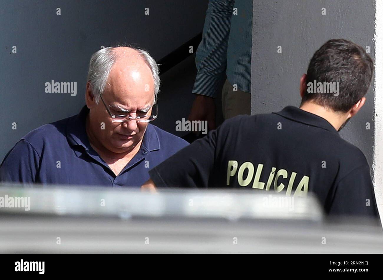 (150316) -- RIO DE JANEIRO, March 16, 2015 -- Renato Duque (L), former director of Petrobras, reacts after being detained in Rio de Janeiro, Brazil, on March 16, 2015. The former director of Petrobras, Renato Duque, was detained at the end of 2014 as part of the Operation Car Wash , according to the local press. Fabio Motta/ESTADAO CONTEUDO/AGENCIA ESTADO) (rtg) BRAZIL OUT BRAZL-RIO DE JANEIRO-JUSTICE-RENATO DUQUE e AE PUBLICATIONxNOTxINxCHN   Rio de Janeiro March 16 2015 Renato Duque l Former Director of Petrobras reacts After Being detained in Rio de Janeiro Brazil ON March 16 2015 The Forme Stock Photo