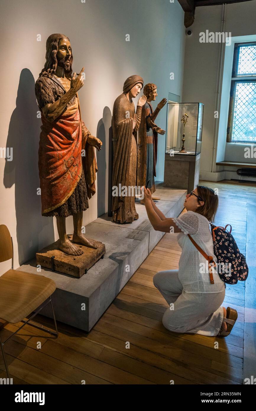 France, Paris, Musée de Cluny - Musée national du Moyen-Age (Middle Ages Museum in the former Hotel de Cluny), Saint John the Baptist preaching, Marche (Italy), end of the 10th century, polychrome wood Stock Photo