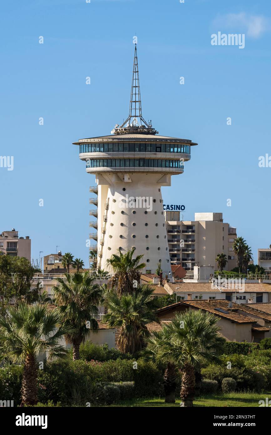 Phare de la Méditerranée between two hotels in Palavas les Flots, near  Carnon Plage, Montpellier, Occitanie, South of France Stock Photo - Alamy