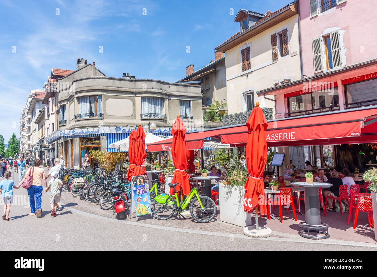 La Coupole Restaurant, Rue De La Republic Pont, Vieille Ville, Annecy, Haute-Savoie, Auvergne-Rhône-Alpes, France Stock Photo