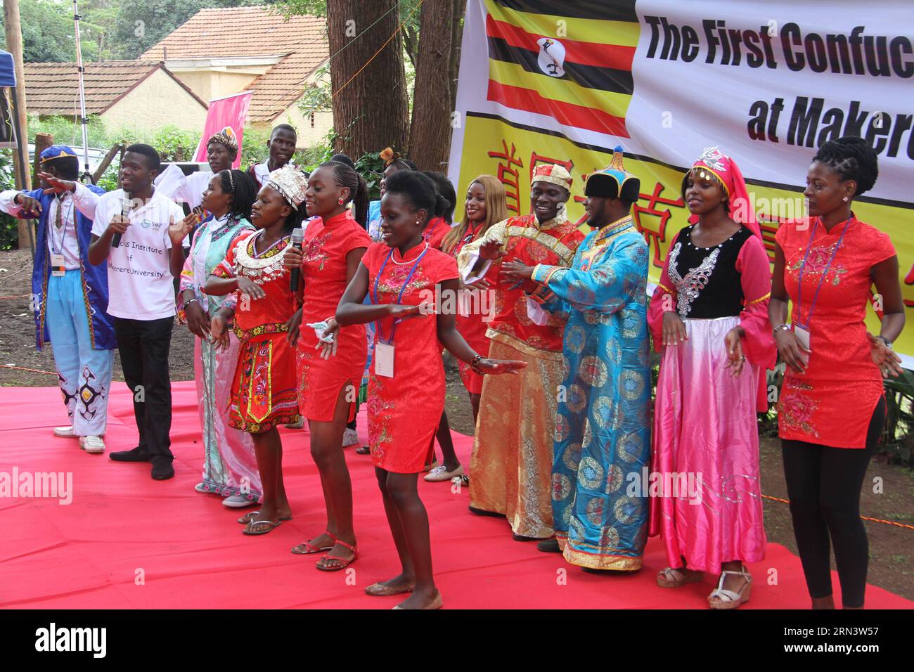 Local students sing Chinese songs during the first Confucius Institute Open Day at Makerere University in Kampala, Uganda, April 25, 2015. The first Confucius Institute Open Day at Makerere University was held on Saturday in Kampala. ) UGANDA-KAMPALA-MAKERERE UNIVERSITY-CONFUCIUS INSTITUTE-OPEN DAY YuanxQing PUBLICATIONxNOTxINxCHN   Local Students Sing Chinese Songs during The First Confucius Institute Open Day AT  University in Kampala Uganda April 25 2015 The First Confucius Institute Open Day AT  University what Hero ON Saturday in Kampala Uganda Kampala  University Confucius Institute Open Stock Photo