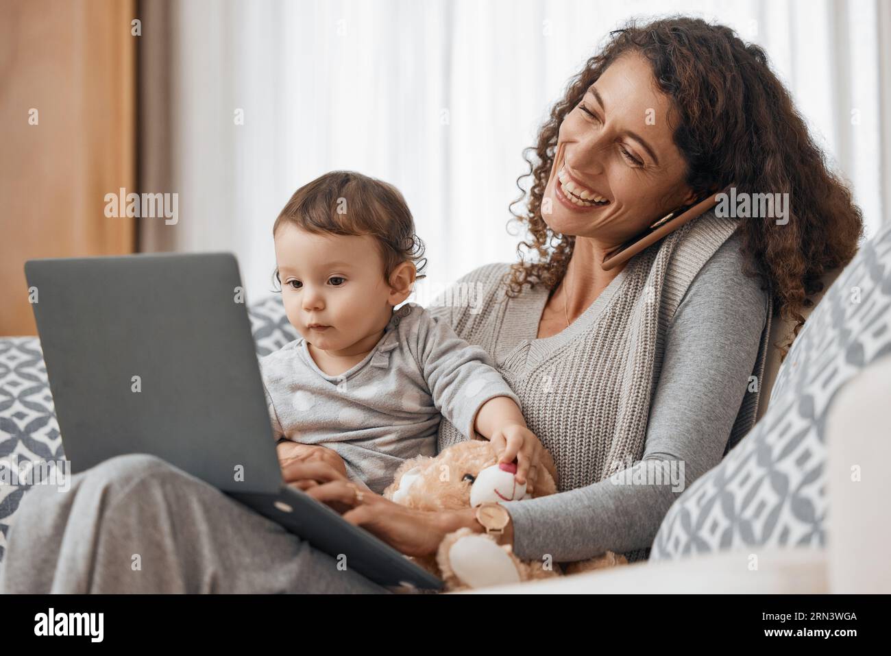 Multitasking woman funny hi-res stock photography and images - Alamy