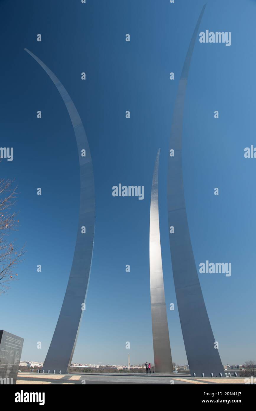 ARLINGTON, Virginia, United States — The Air Force Memorial, with its soaring spires, stands as a tribute to the men and women who have served in the United States Air Force. Located in Arlington, it offers visitors a symbolic representation of flight and the Air Force's enduring legacy in defense and aerospace. Stock Photo