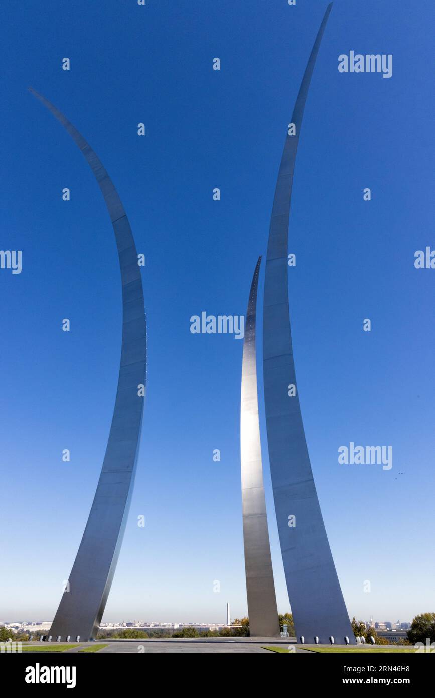 ARLINGTON, Virginia, United States — The Air Force Memorial, with its soaring spires, stands as a tribute to the men and women who have served in the United States Air Force. Located in Arlington, it offers visitors a symbolic representation of flight and the Air Force's enduring legacy in defense and aerospace. Stock Photo