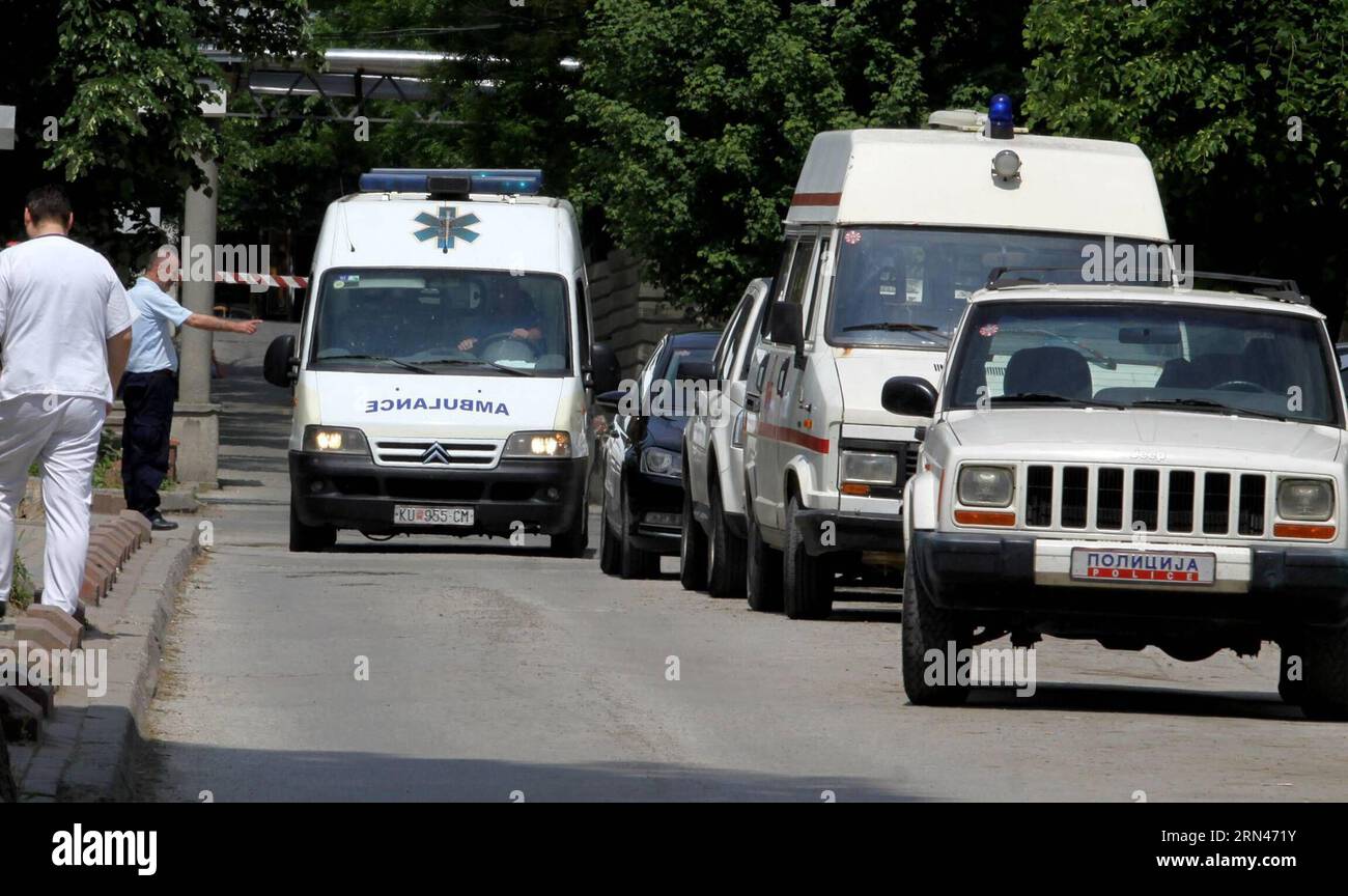 (150509) -- KUMANOVO, May 9, 2015 -- Ambulance vehicles transfer the injured to hospital in the town of Kumanovo in Macedon, May 9, 2015. Five Macedonian policemen were killed and more than 30 others injured in a major operation against armed group, Macedonian Interior Minister Gordana Jankuloska said Saturday evening. MIA) MACEDONIA-KUMANOVO-POLICE-OPERATION Qani PUBLICATIONxNOTxINxCHN   150509 Kumanovo May 9 2015 Ambulance VEHICLES Transfer The Injured to Hospital in The Town of Kumanovo in Macedon May 9 2015 Five Macedonian Policemen Were KILLED and More than 30 Others Injured in a Major Op Stock Photo