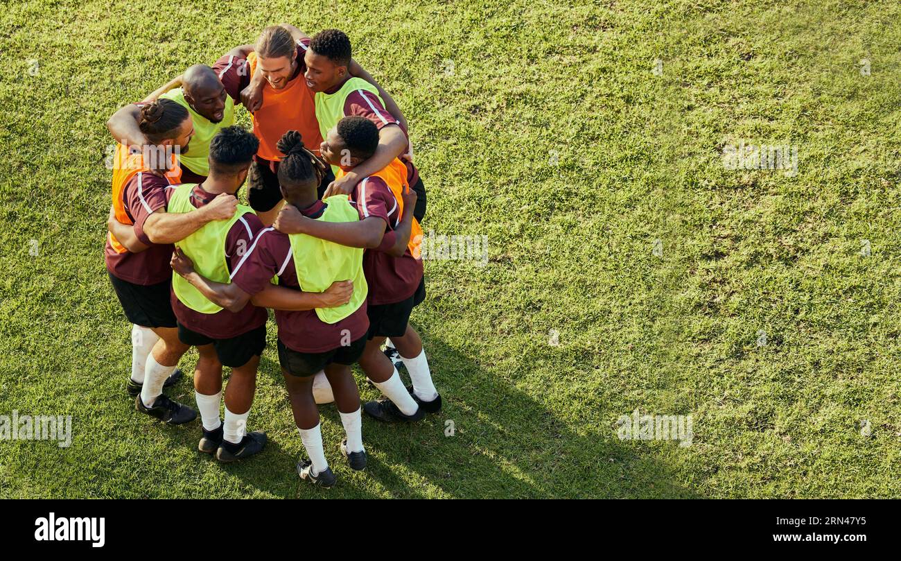 Huddle sport above hi-res stock photography and images - Alamy