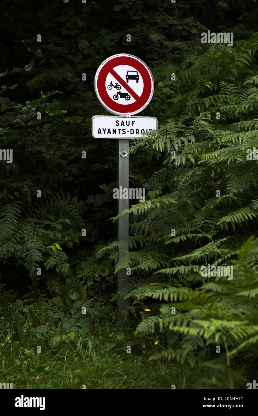 Prohibition sign, no passage for motorised traffic, Puy de la Vache, Saint-Genes-Champanelle, Chaine des Puys, Departement Puy-de-Dome, Region Stock Photo