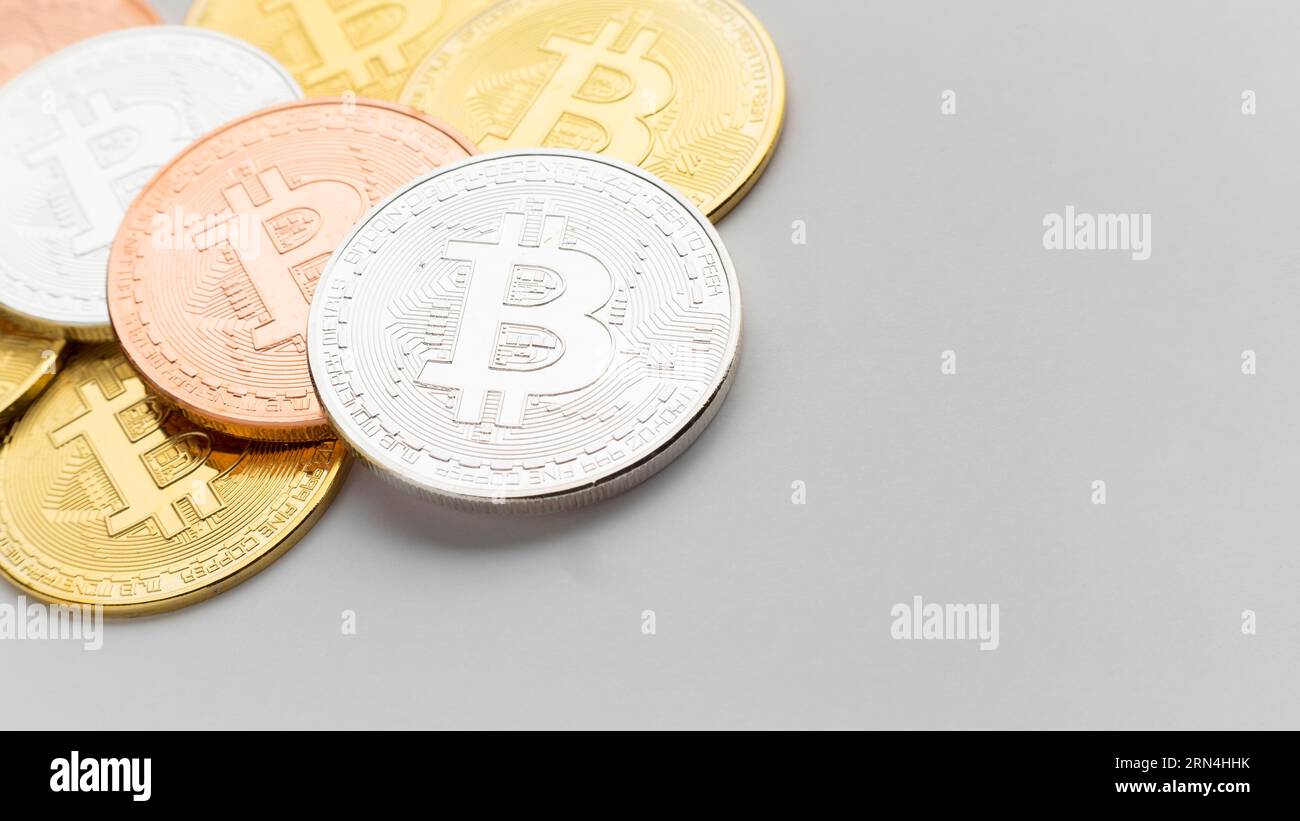 Round metal bitcoin coin hi-res stock photography and images - Alamy