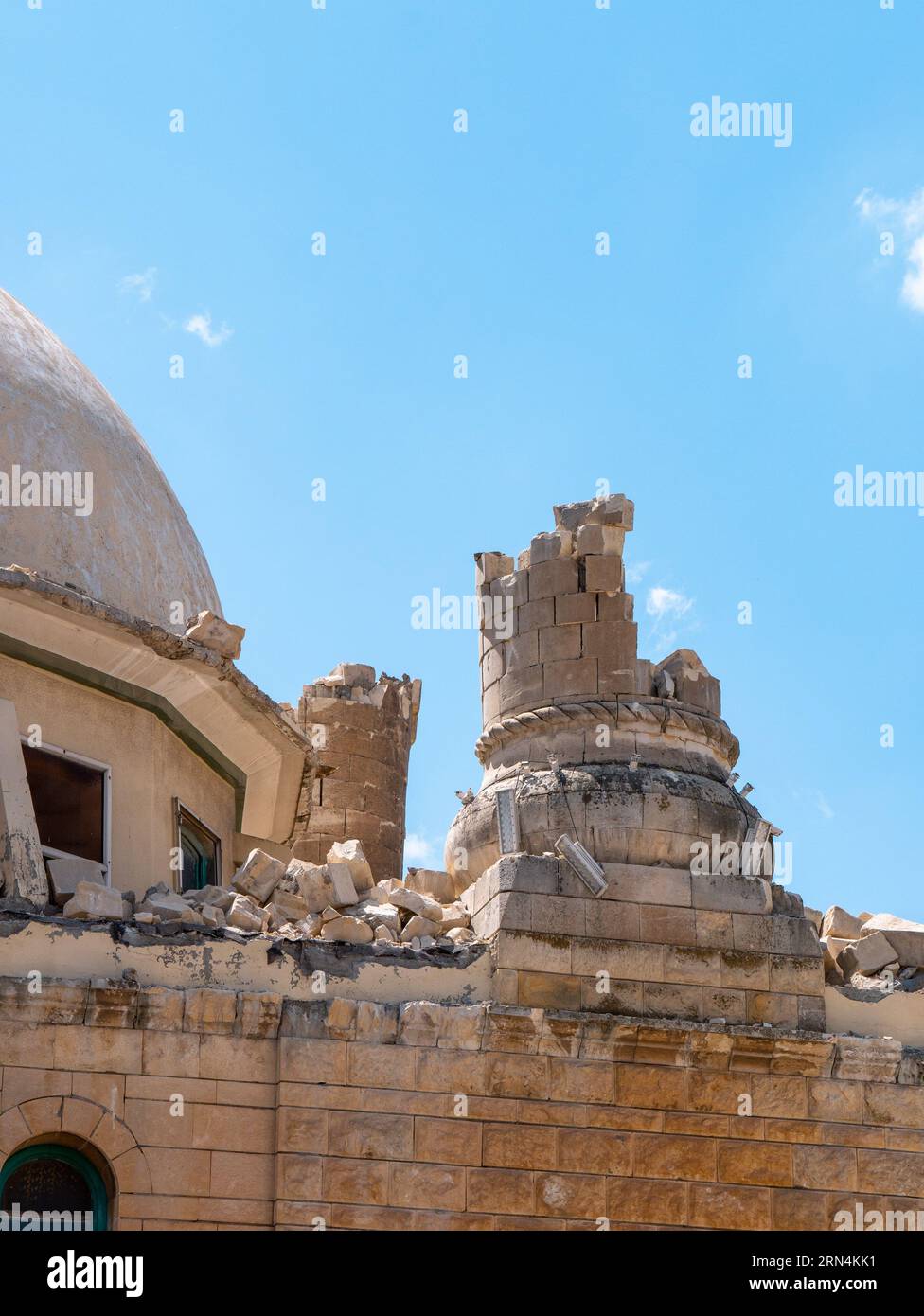 Mosque damaged hi-res stock photography and images - Alamy
