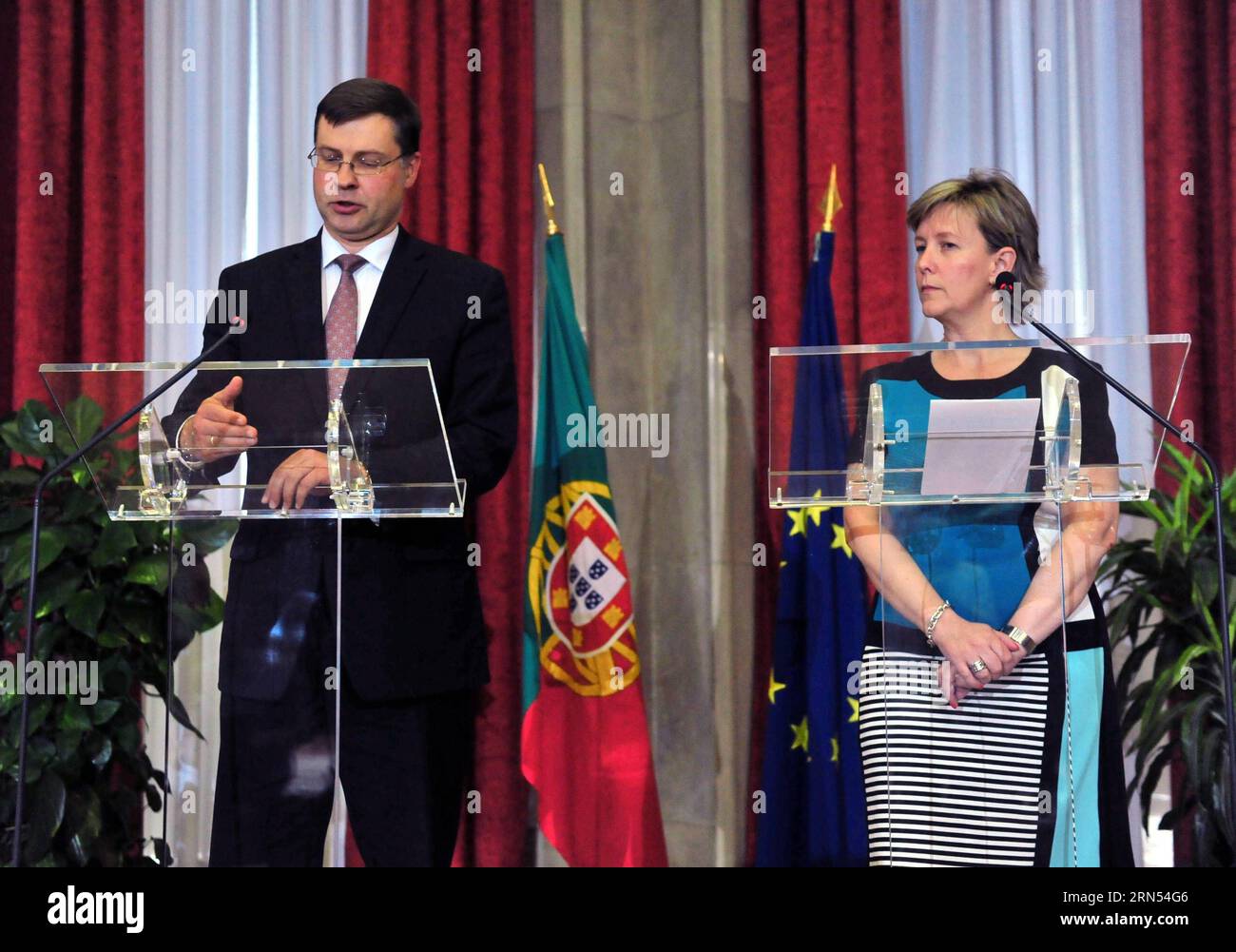 (150613) -- LISBON, June 12, 2015 -- Portuguese Minister of Finance Maria Luis Albuquerque (R) and visiting European Commission Vice-President Valdis Dombrovskis attend a joint press conference in Lisbon, Protugal, on June 12, 2015. Dombrovskis said here Friday that there would be dramatic consequences if adjustments to Portugal s pension system were not made soon. )(zhf) PORTUGAL-LISBON-EU-VISIT ZhangxLiyun PUBLICATIONxNOTxINxCHN   Lisbon June 12 2015 PORTUGUESE Ministers of Finance Mary Luis Albuquerque r and Visiting European Commission Vice President Valdis Dombrovskis attend a Joint Press Stock Photo