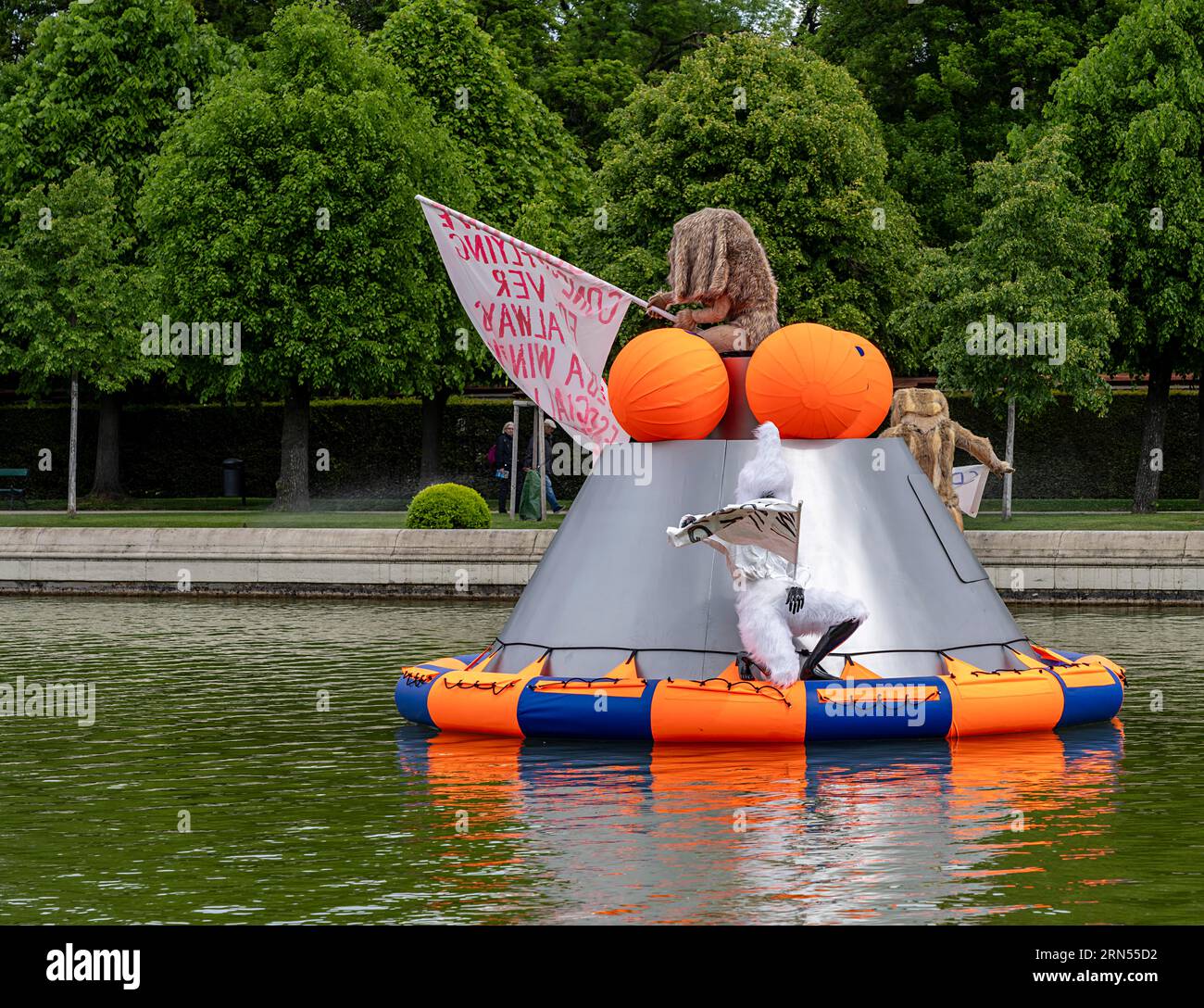 Belvedere Vienna, Public Matters Artworks, Goshka Macuga Space Capsule on Water Surface, Exhibition in the Palace Park, Vienna, Austria Stock Photo
