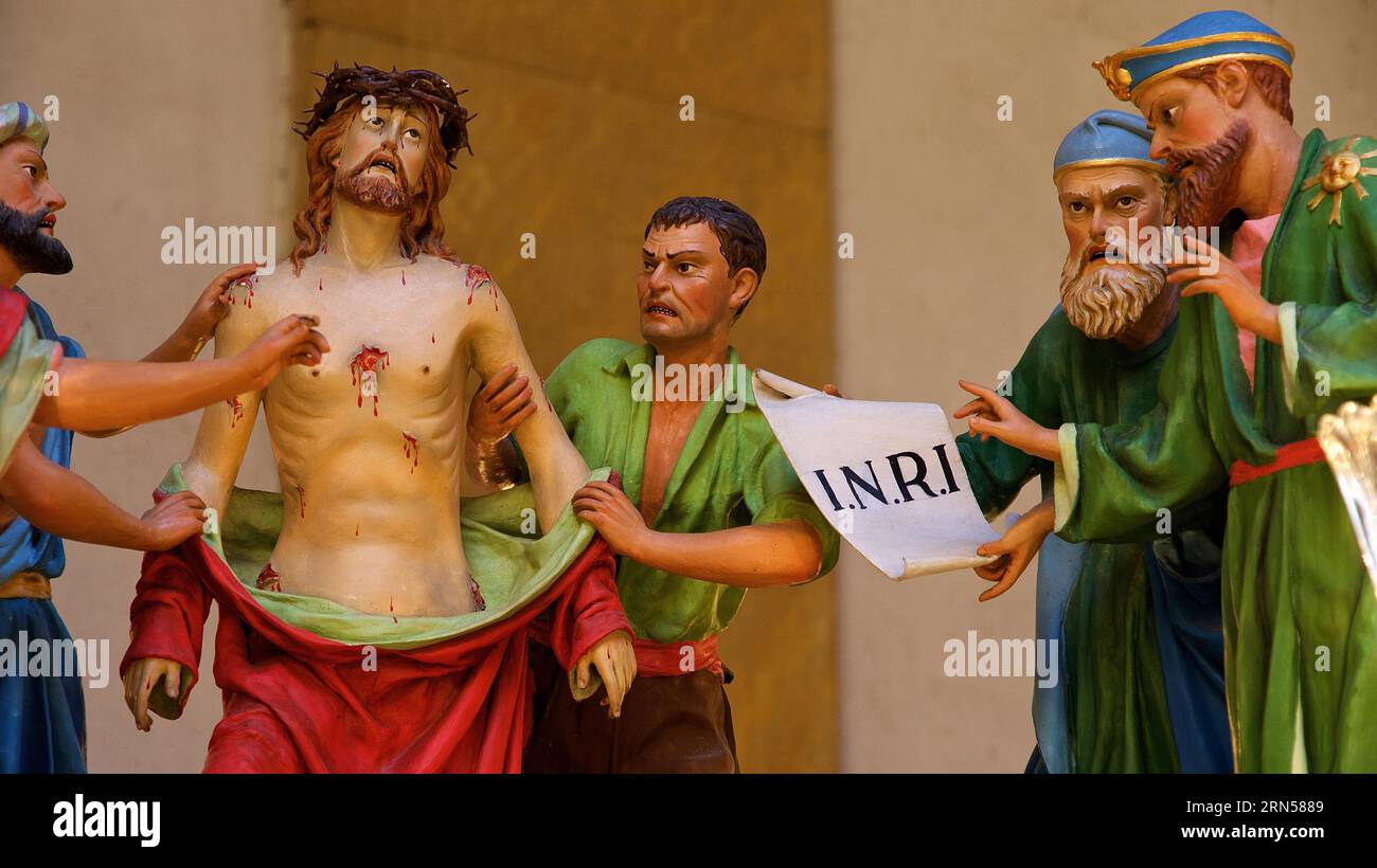 Bleeding Christ, crown of thorns, further-male figures, Vare, processional wagon, depiction of Christian scenes, life-size wooden figures, Easter Stock Photo