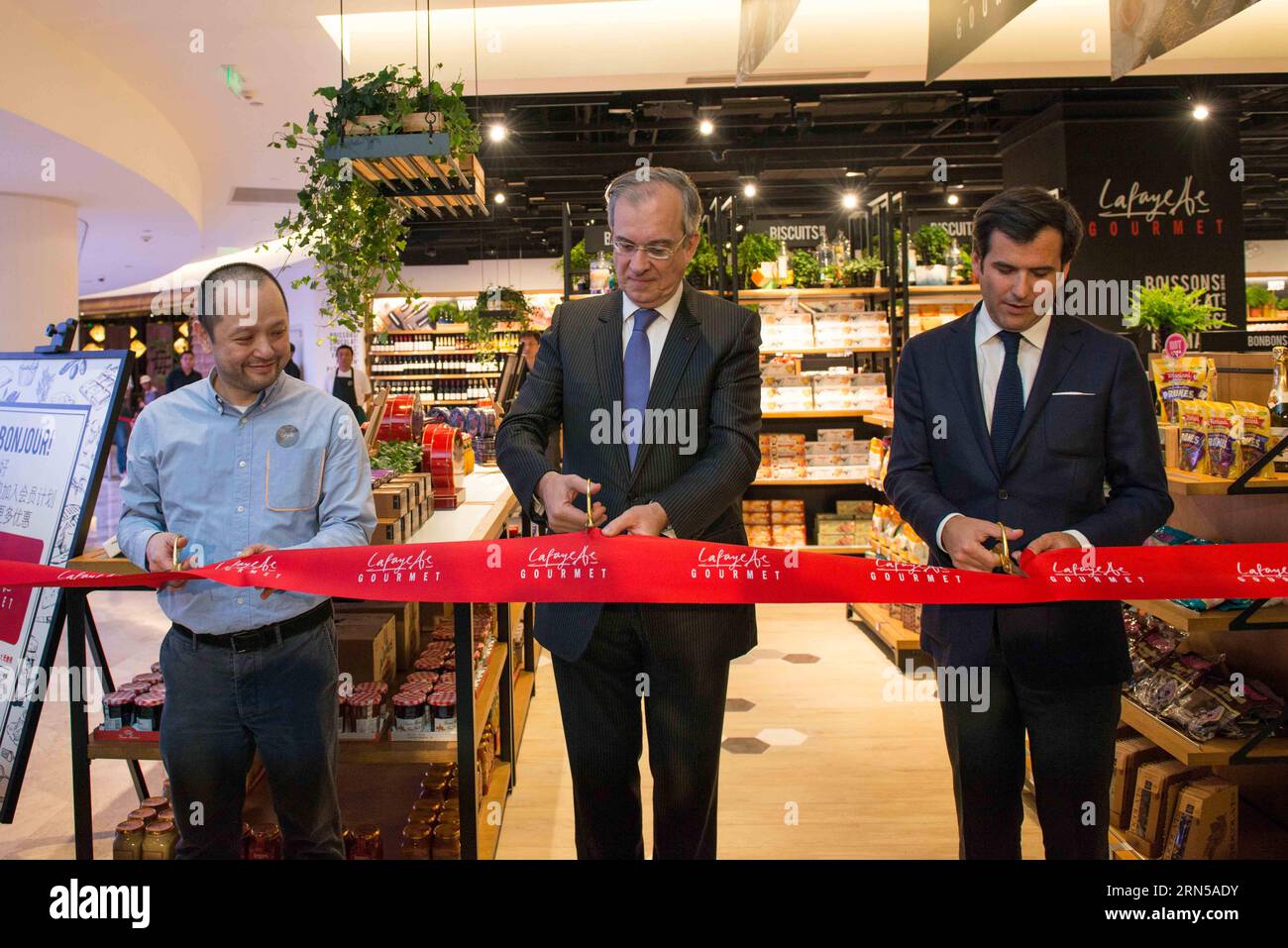 BEIJING, June 18, 2015 -- Maurice Gourdault-Montagne, French ambassador to China, attends the opening ceremony of a French food supermarket at Galleries Lafayette in Beijing, capital of China, June 18, 2015. A French food supermarket was opened at Galleries Lafayette of China on Friday, the largest of this kind in Beijing. ) (lfj) CHINA-BEIJING-LAFAYETTE-FRENCH FOOD SUPERMARKET (CN) QinxHaishi PUBLICATIONxNOTxINxCHN   Beijing June 18 2015 Maurice Gourdault Montagne French Ambassador to China Attends The Opening Ceremony of a French Food Supermarket AT Galleries Lafayette in Beijing Capital of Stock Photo