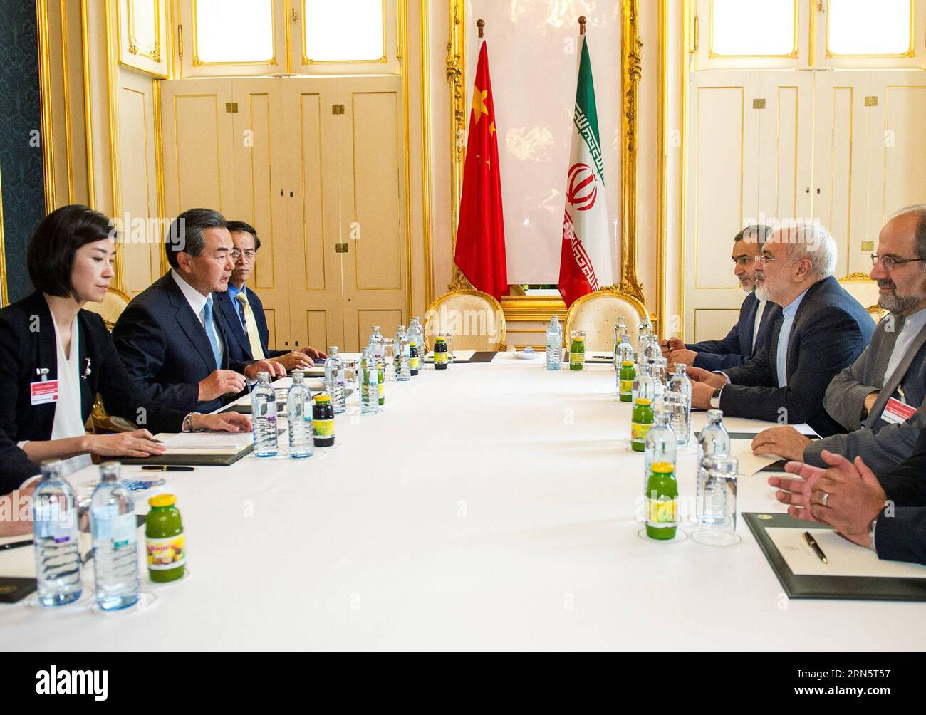 Chinese Foreign Minister Wang Yi(2nd L) meets with Iranian Foreign Minister Javad Zarif(2nd R) during the ongoing nuclear negotiation in Vienna, Austria, on July 2, 2015. ) AUSTRIA-VIENNA-CHINA-IRAN-FM-MEETING QianxYi PUBLICATIONxNOTxINxCHN   Chinese Foreign Ministers Wang Yi 2nd l Meets With Iranian Foreign Ministers Javad Zarif 2nd r during The ongoing Nuclear Negotiation in Vienna Austria ON July 2 2015 Austria Vienna China Iran FM Meeting QianxYi PUBLICATIONxNOTxINxCHN Stock Photo