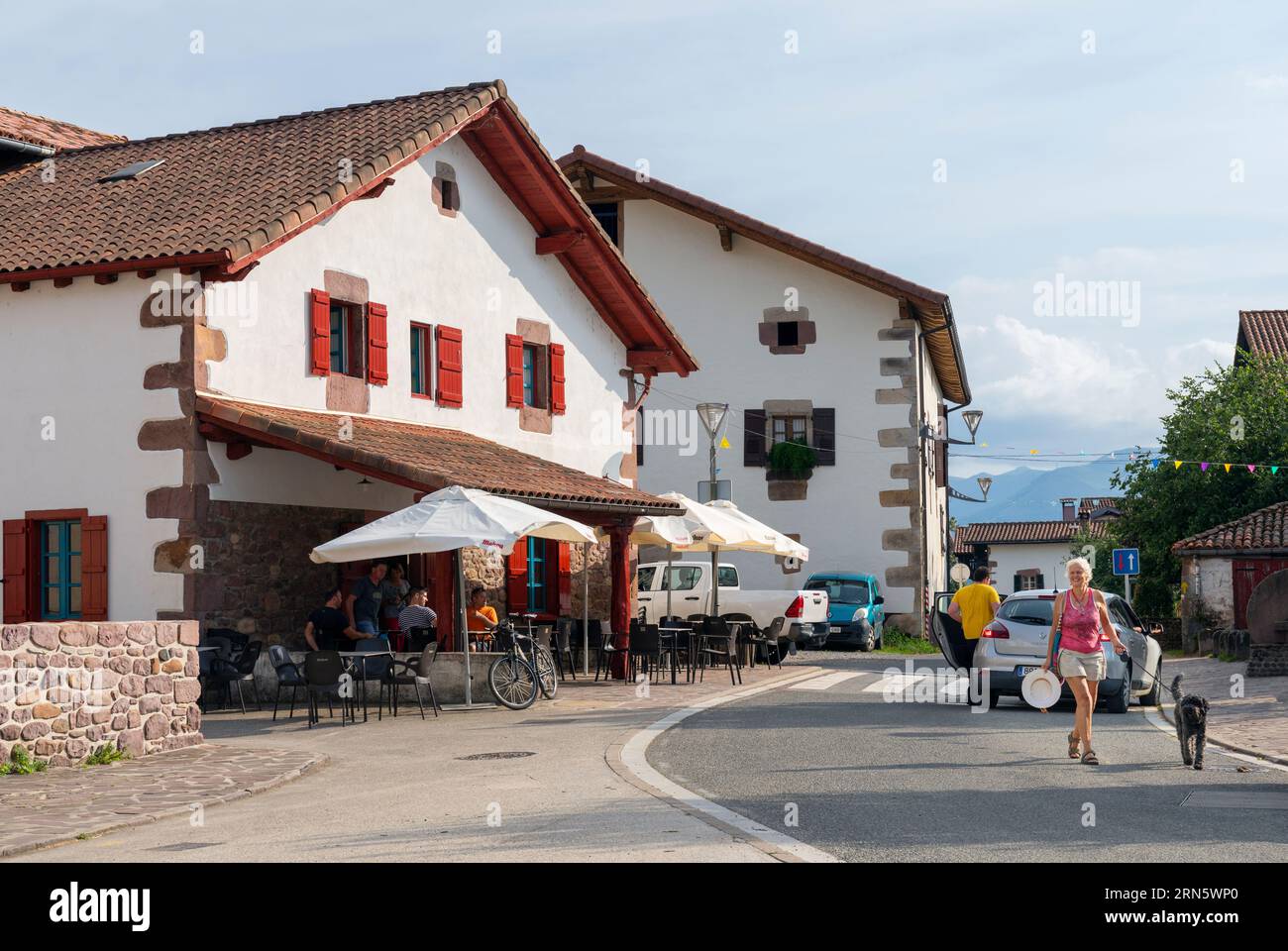 Traditional basque architecture hi-res stock photography and images - Alamy