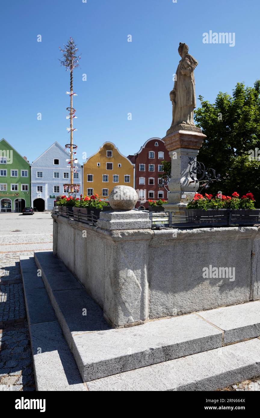Market square with fountain, Obernberg am Inn, Innviertel, Upper Austria, Austria Stock Photo
