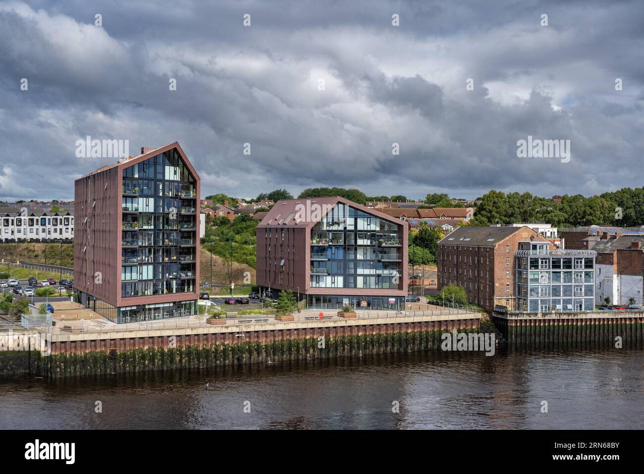 Modern homes on the banks of the River Tyne, North Shields, Newcastle upon Tyne, Northumberland, England, United Kingdom Stock Photo