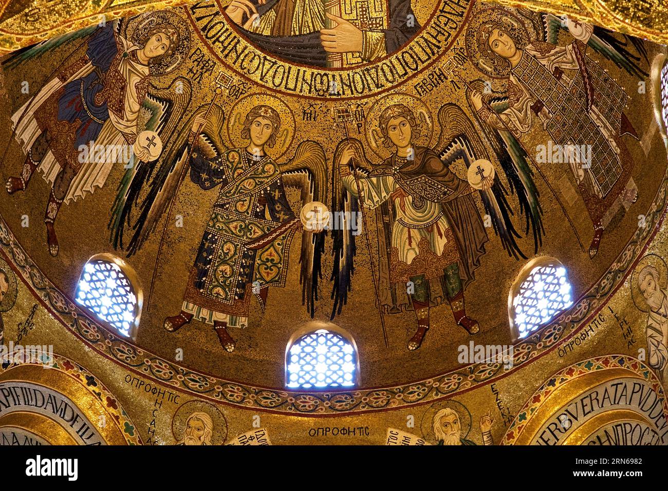 Depictions of angels. View into the dome, Palatina Chapel, Cappella Palatina, Byzantine gold-ground mosaics, Palermo, capital, Sicily, Italy Stock Photo
