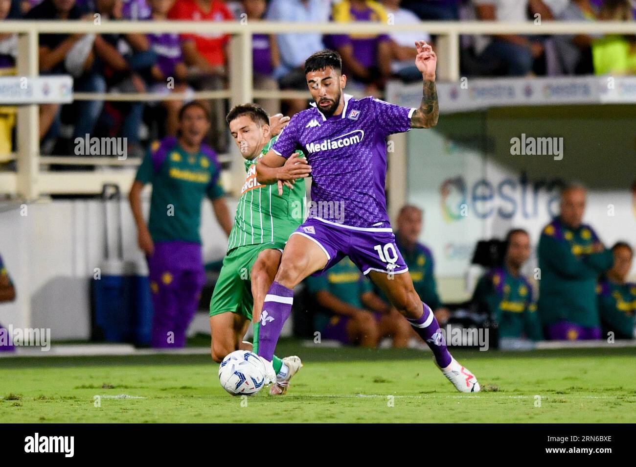 Florence, Italy. 19th Feb, 2023. Nicolas Gonzalez (ACF Fiorentina) during ACF  Fiorentina vs Empoli FC, italian soccer Serie A match in Florence, Italy,  February 19 2023 Credit: Independent Photo Agency/Alamy Live News