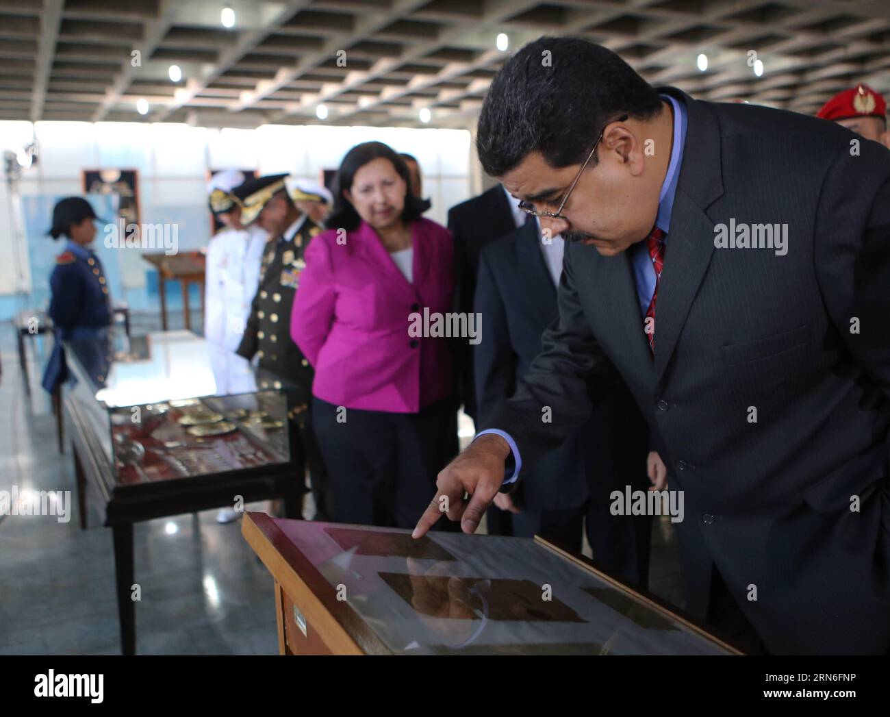 (150725) -- VARGAS,  - Image provided by shows Venezuelan President Nicolas Maduro (R) visiting the Ana Maria Campos Naval Base in commemoration of the 192th anniversary of the naval battle of Lake Maracaibo, in Catia La Mar, Vargas state, Venezuela, on July 24, 2015. ) VENEZUELA-VARGAS-POLITICS-MADURO VENEZUELA SxPRESIDENCY PUBLICATIONxNOTxINxCHN   150725 Vargas Image provided by Shows Venezuelan President Nicolas Maduro r Visiting The Ana Mary Campos Naval Base in Commemoration of The 192th Anniversary of The Naval Battle of Lake Maracaibo in Catia La Mar Vargas State Venezuela ON July 24 20 Stock Photo