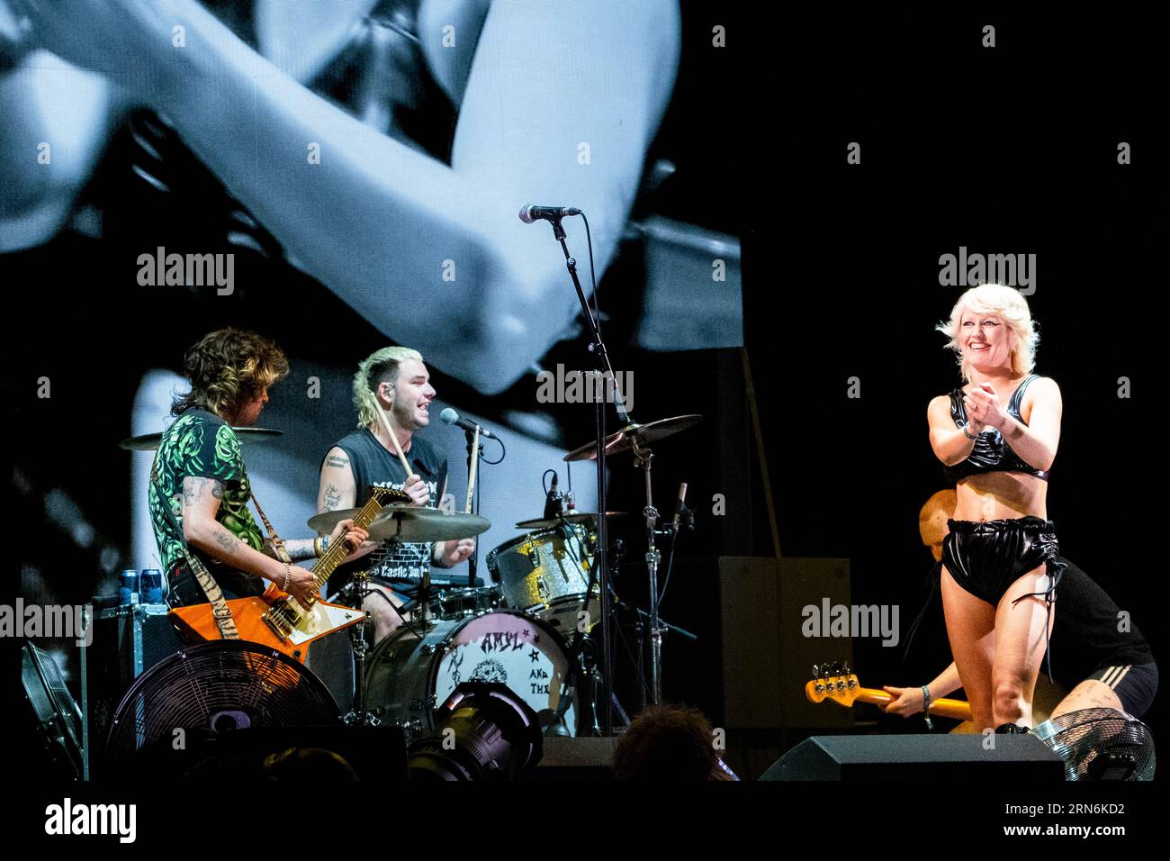 Amyl and the Sniffers Amy Taylor and whole band on the Mountain