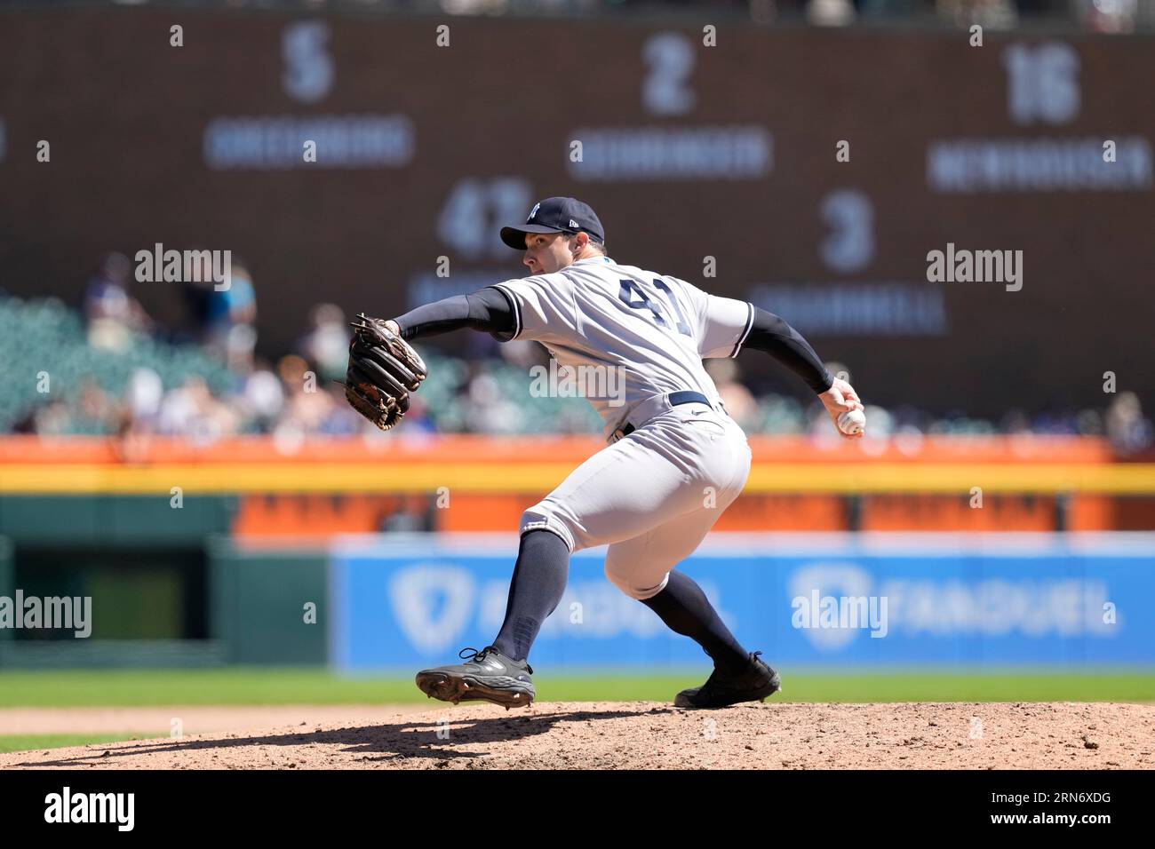 July 16 2023 New York pitcher Tommy Kahnle (41) throws a pitch