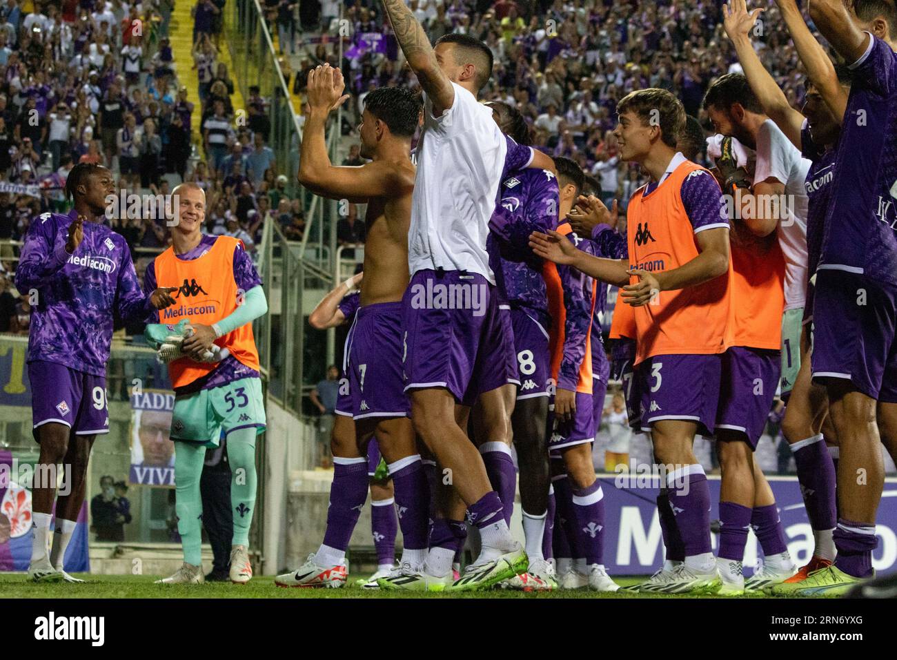 Florence, Italy. 31st Aug, 2023. Fiorentina celebrates the victory during ACF Fiorentina vs SK Rapid Wien, UEFA Conference League football match in Florence, Italy, August 31 2023 Credit: Independent Photo Agency/Alamy Live News Stock Photo