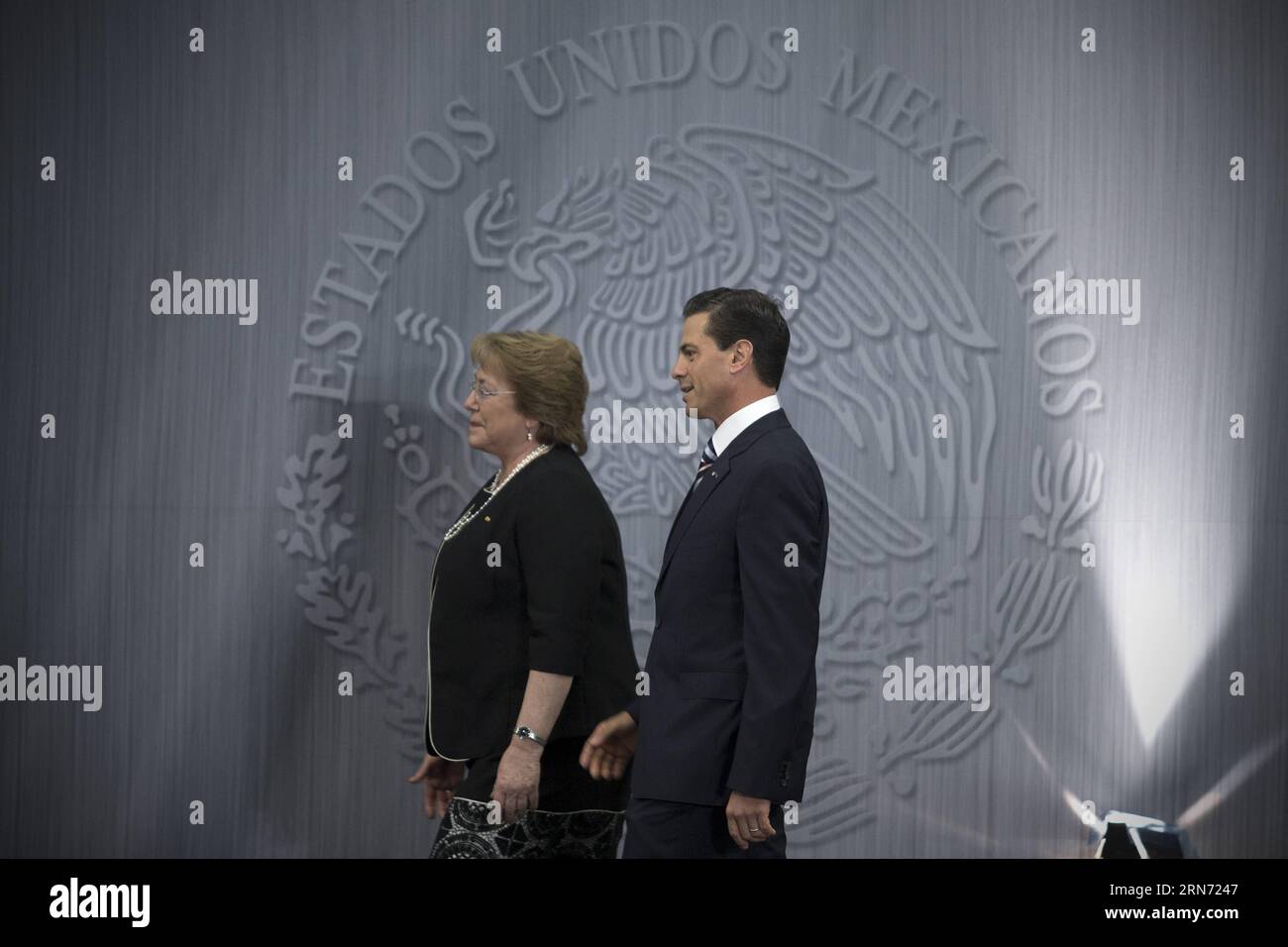 (150813) -- MEXICO CITY, Aug. 13, 2015 -- Mexican President Enrique Pena Nieto (R) and his Chilean counterpart Michelle Bachelet attend a joint press conference at Los Pinos Official Residence, in Mexico City, capital of Mexico, on Aug. 13, 2015. Michelle Bachelet started on Thursday a two-day State visit to Mexico. Alejandro Ayala) (fnc) MEXICO-MEXICO CITY-CHILE-PRESIDENT-VISIT e AlejandroxAyala PUBLICATIONxNOTxINxCHN   150813 Mexico City Aug 13 2015 MEXICAN President Enrique Pena Nieto r and His Chilean Part Michelle Bachelet attend a Joint Press Conference AT Los Pinos Official Residence in Stock Photo