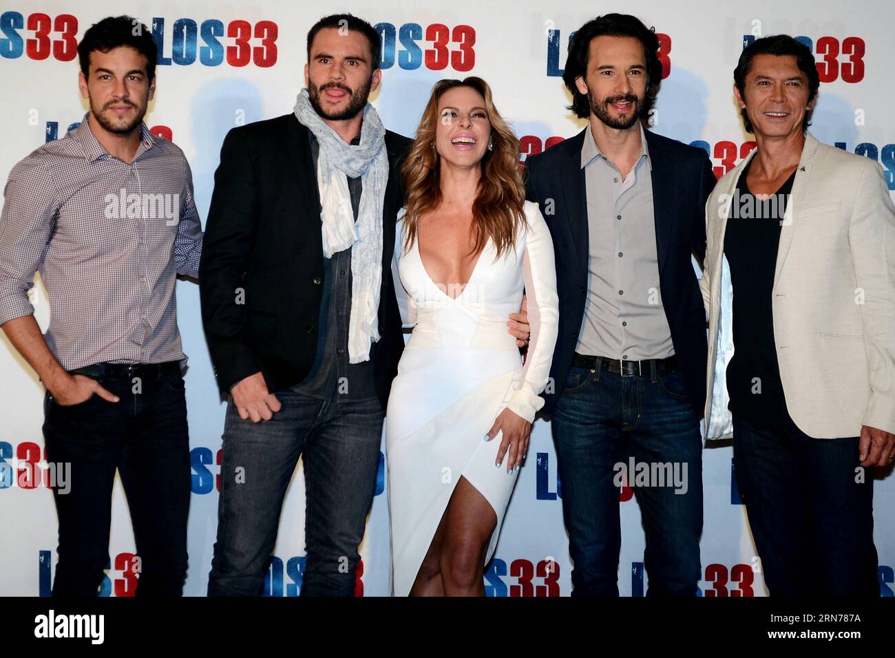 MEXICO CITY, Aug. 24, 2015 -- Cast members of movie The 33 Mario Casas, Juan Pablo Raba, Kate del Castillo, Rodrigo Santoro and Lou Diamond Phillips (L to R) pose for a photo during a press conference in Mexico City, Mexico, on Aug. 24, 2015. The movie is based on true event, the story of 33 Chilean miners who were trapped 69 days after the collapse of the San Jose mine in 2010. Francisco Morales/Damm photo) (rtg) MEXICO-MEXICO CITY-MOVIE-THE 33 STR PUBLICATIONxNOTxINxCHN   Mexico City Aug 24 2015 Cast Members of Movie The 33 Mario Casas Juan Pablo Raba Kate Del Castillo Rodrigo Santoro and Lo Stock Photo