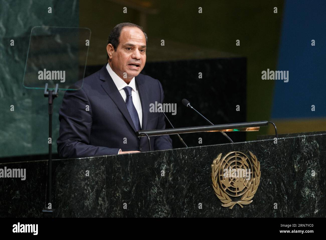 (150925) -- NEW YORK, Sept. 25, 2015 -- Egyptian President Abdel-Fattah al-Sisi addresses the Sustainable Development Summit at United Nations headquarters in New York, Sept. 25, 2015. A momentous sustainable development agenda, which charts a new era of sustainable development until 2030, was adopted on Friday by 193 UN member states at the UN Sustainable Development Summit at the UN headquarters in New York. ) UN-NEW YORK-SUSTAINABLE DEVELOPMENT SUMMIT-AGENDA-ADOPTED LixMuzi PUBLICATIONxNOTxINxCHN   New York Sept 25 2015 Egyptian President Abdel Fattah Al Sisi addresses The Sustainable Devel Stock Photo