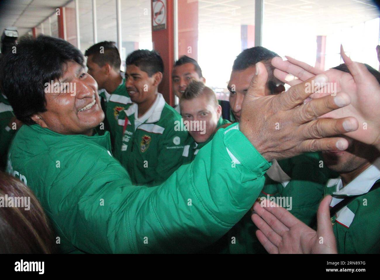 (151012) -- LA PAZ, Oct. 12, 2015 -- Bolivia s President Evo Morales (L) greets players of Bolivia s national soccer team that will travel to Quito, Ecuador, in La Paz, Bolivia, Oct. 12, 2015. Bolivia s national soccer team will face Ecuador in a qualifying match for the Russia 2018 FIFA World Cup on Oct. 13. R. Martinez/) (da) (sp) (SP)BOLIVIA-LA PAZ-SOCCER ABI PUBLICATIONxNOTxINxCHN   151012 La Paz OCT 12 2015 Bolivia S President Evo Morales l greets Players of Bolivia S National Soccer Team Thatcher will Travel to Quito Ecuador in La Paz Bolivia OCT 12 2015 Bolivia S National Soccer Team wi Stock Photo