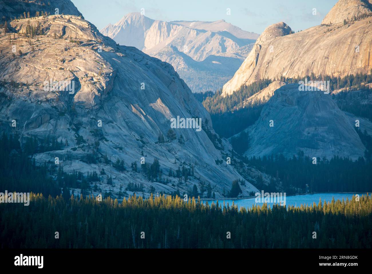 Tenaya Lake is a beautiful sight along Tioga Road through Yosemite National Park. Stock Photo