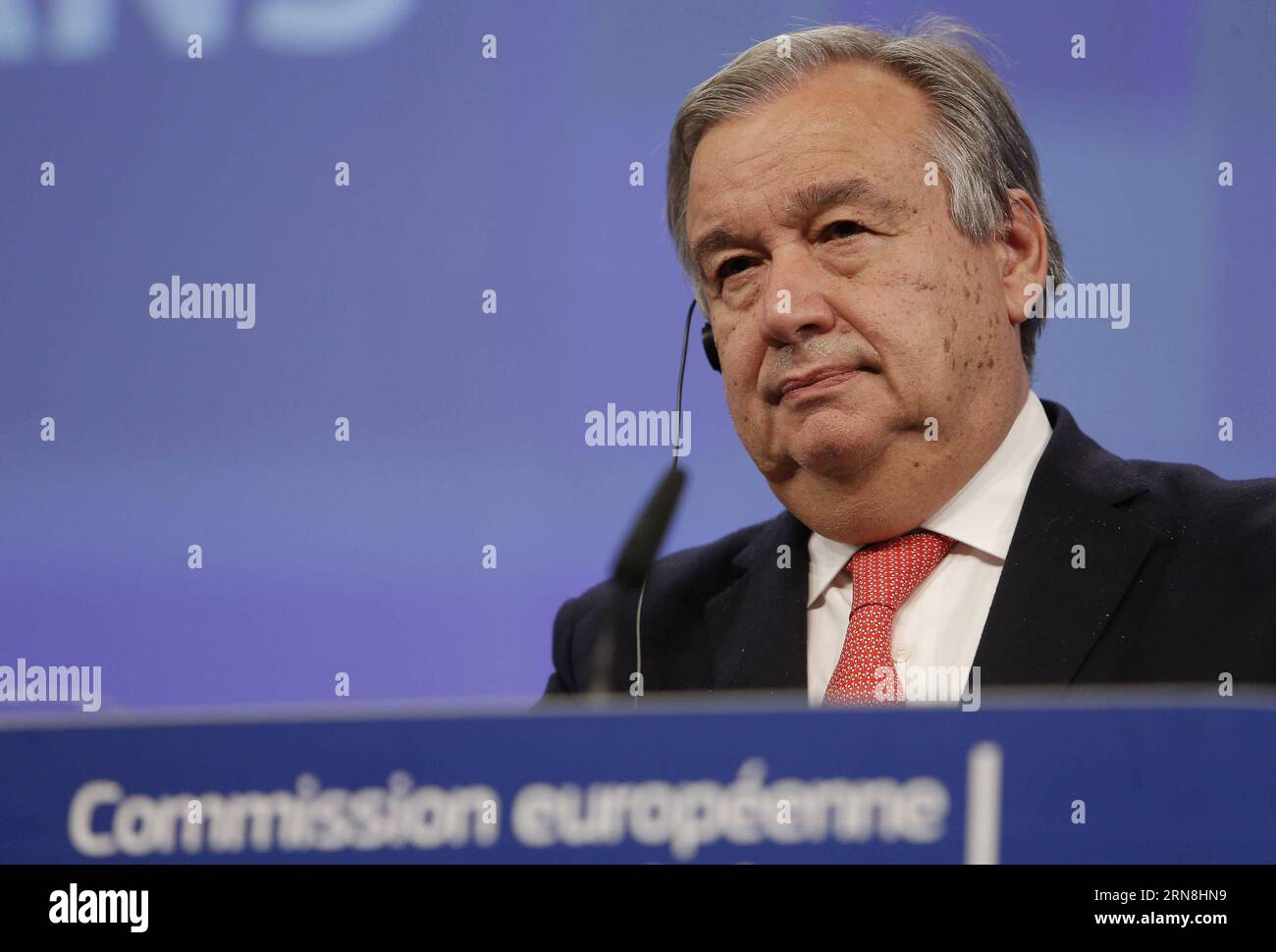 The UN s High Commissioner for Refugees Antonio Guterres speaks during a press conference at the end of the special EU summit with Western Balkan nations situated along the migrant routes into Europe in Brussels, Belgium, on Oct. 26, 2015. The European Union (EU) and Balkan countries are seeking further cooperation on tackling migrant crisis at a mini summit held here on Sunday. Zhou Lei) BELGIUM-EU SPECIAL SUMMIT-REFUGEE-WESTERN BALKAN ?? PUBLICATIONxNOTxINxCHN   The UN S High Commissioner for Refugees Antonio Guterres Speaks during a Press Conference AT The End of The Special EU Summit With Stock Photo