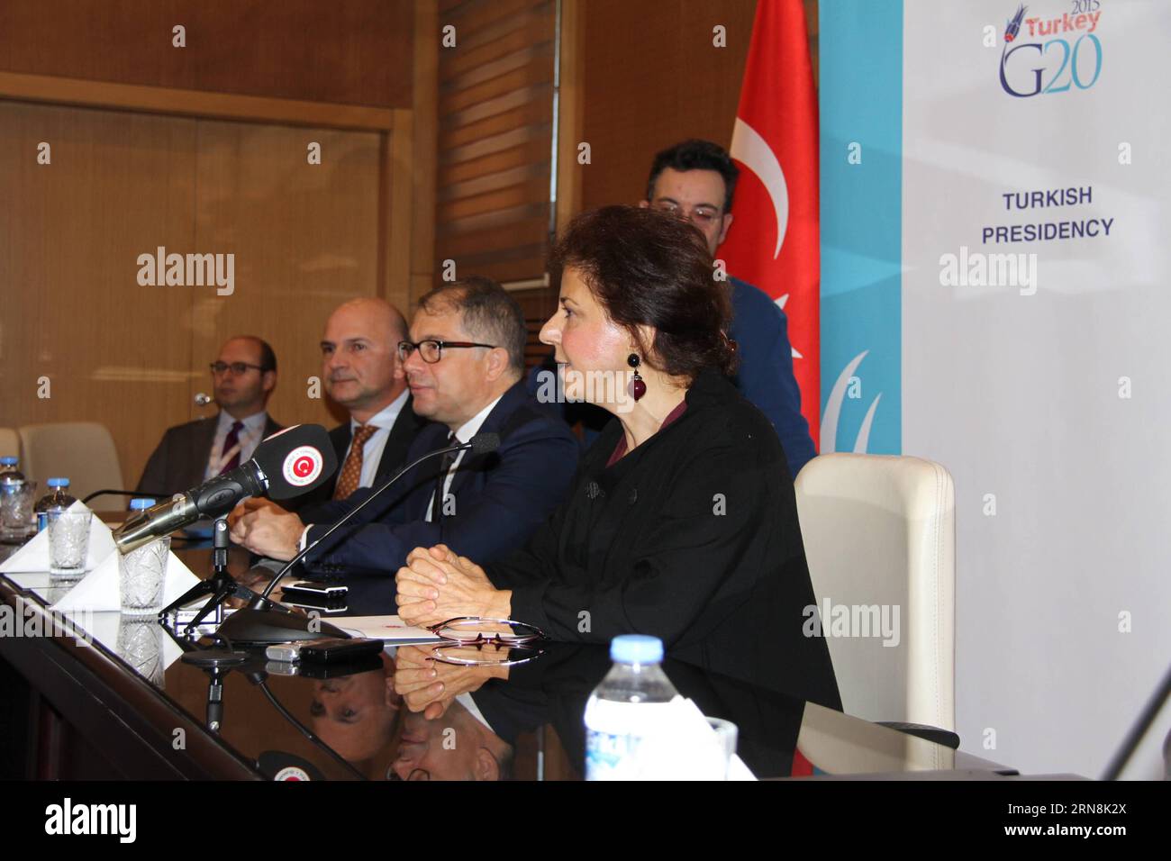 (151027) -- ANKARA, Oct. 27, 2015 -- Turkish Foreign Ministry deputy undersecretary Ayse Sinirlioglu (1st R) speaks during a press conference in the Turkish capital of Ankara, Oct. 27, 2015. The G20 summit that Turkey will host in November will discuss the crisis of migration amid high influx of Syrian refugees fleeing their war-torn country, a Turkish Foreign Ministry official said on Tuesday. Zheng Jinfa) TURKEY-ANKARA-G20 SUMMIT-PRESS CONFERENCE zhengjinfa PUBLICATIONxNOTxINxCHN   Ankara OCT 27 2015 Turkish Foreign Ministry Deputy Under Secretary Ayse  1st r Speaks during a Press Conference Stock Photo
