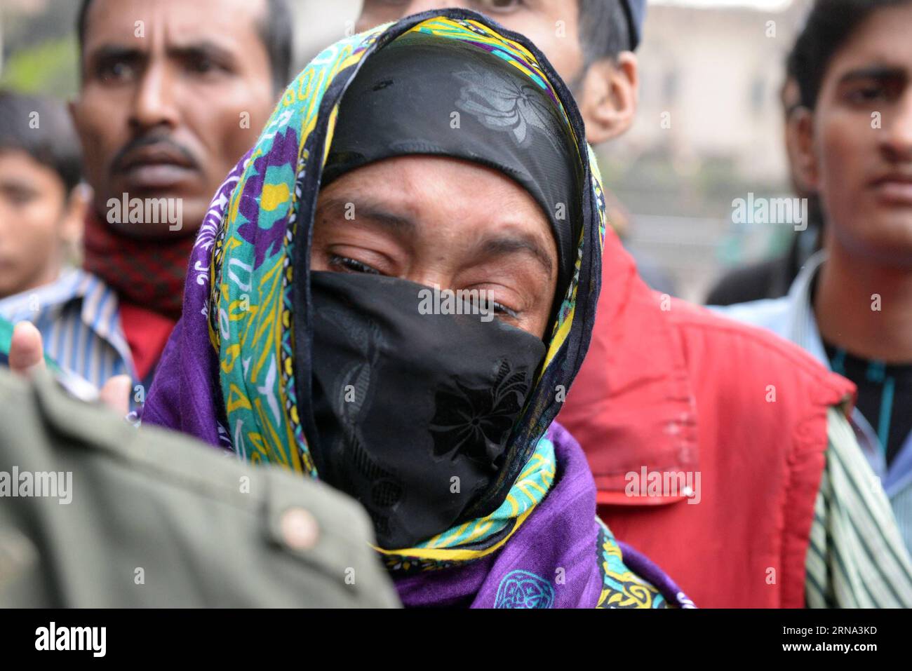 160104 DHAKA Jan 4 2016 A Mother Cries After She Lost Her 