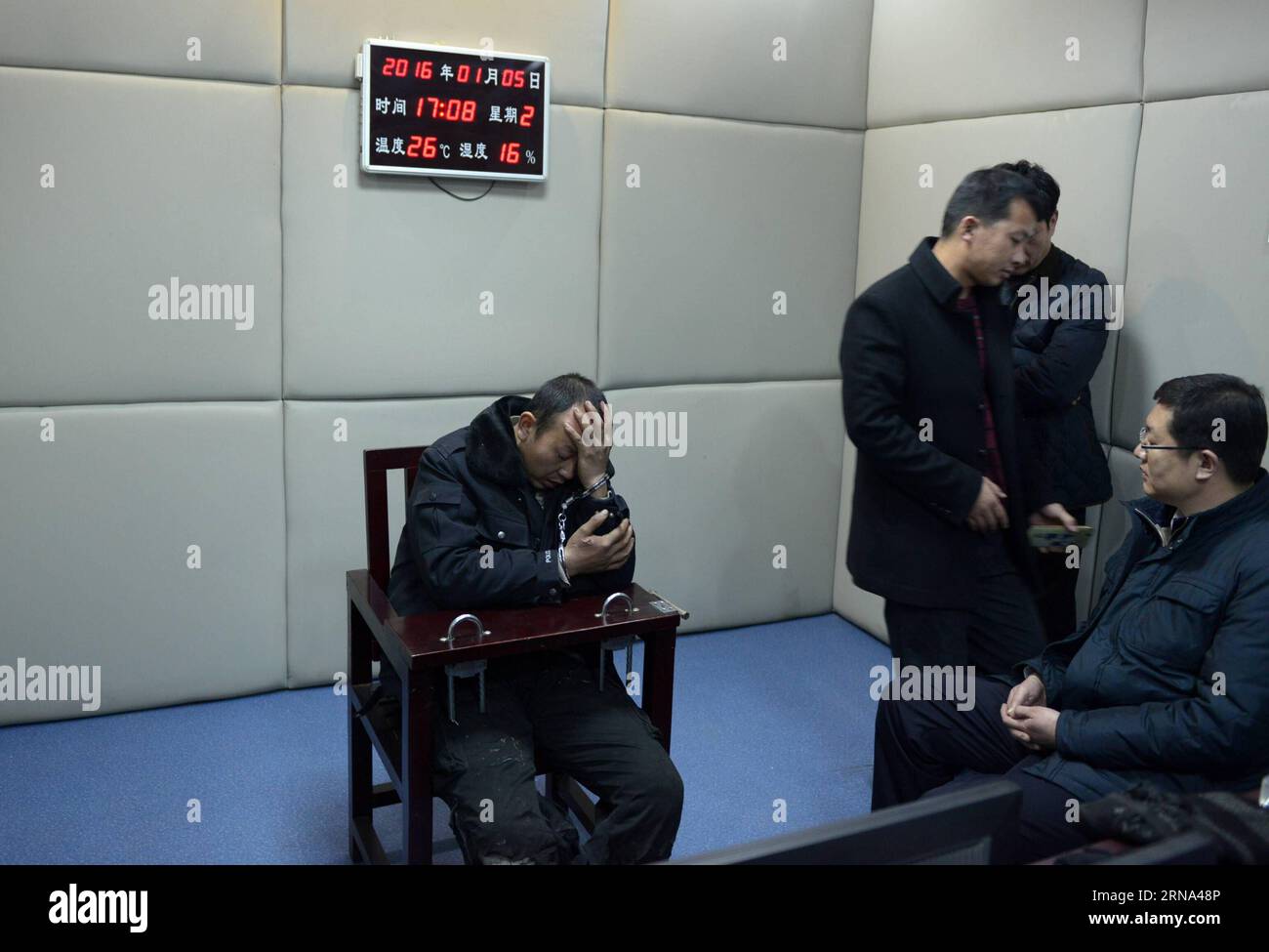 (160105) -- YINCHUAN, Jan. 5, 2016 () -- Ma Yongping, suspected arsonist of the fatal bus fire, is being interrogated by police in Helan County, northwest China s Ningxia Hui Autonomous Region, Jan. 5, 2016. According to local authorities, 17 people were killed and 32 people were injured by the bus fire. The suspected arsonist was arrested 9 hours later after the accident. () (dhf) CHINA-NINGXIA-FATAL BUS FIRE-SUSPECT ARRESTED(CN) xinhua PUBLICATIONxNOTxINxCHN   160105 Yinchuan Jan 5 2016 MA Yong Ping suspected arsonist of The Fatal Bus Fire IS Being interrogated by Police in Helan County Nort Stock Photo