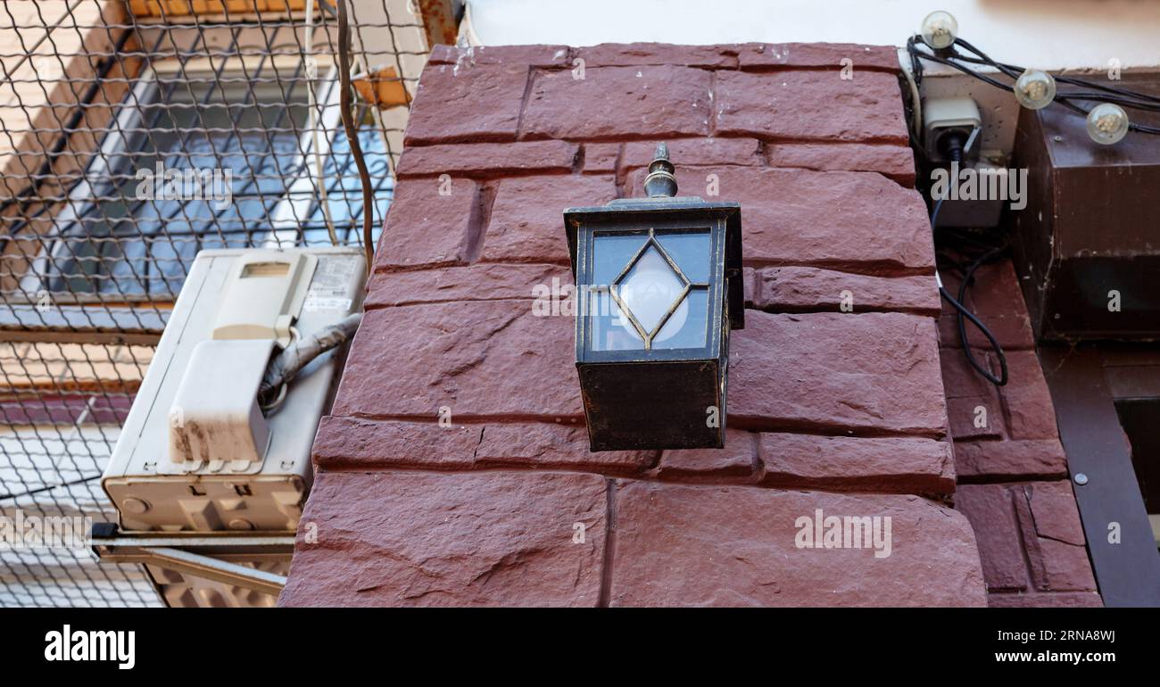 Tall street light silhouette hi-res stock photography and images - Alamy