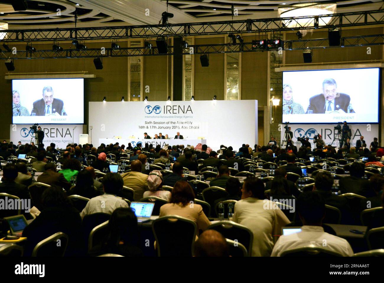 IRENA - Konferenz zu erneuerbaren Energien in Abu Dhabi (160116) -- ABU ...