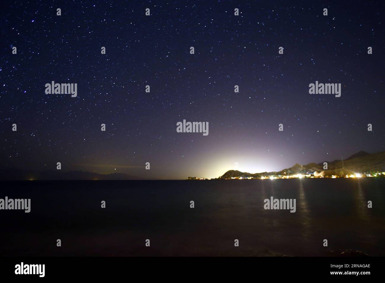 (160125) -- SINA, Jan. 25, 2016 -- Stars are seen in the sky over the desert south of Sina, Egypt on Jan. 11, 2016. ) (zjy) EGYPT-SINA-STARS AhmedxGomaa PUBLICATIONxNOTxINxCHN   160125 Sina Jan 25 2016 Stars are Lakes in The Sky Over The Desert South of Sina Egypt ON Jan 11 2016 zjy Egypt Sina Stars AhmedxGomaa PUBLICATIONxNOTxINxCHN Stock Photo
