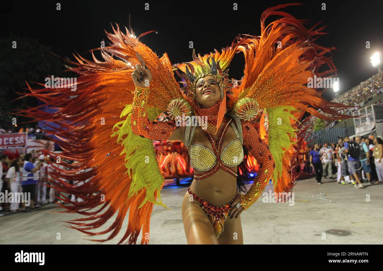 (160208) -- RIO DE JANEIRO, Feb. 8, 2016 -- A dancers takes part in a parade during the Rio de Janeiro Carnival, at the Marques de Sapucai Sambadrome in Rio de Janeiro, Brazil, on Feb. 7, 2016. Marcos Arcoverde/AGENCIA ESTADO) BRAZIL-RIO DE JANEIRO-SOCIETY-CARNIVAL e AE PUBLICATIONxNOTxINxCHN   Rio de Janeiro Feb 8 2016 a Dancers Takes Part in a Parade during The Rio de Janeiro Carnival AT The Marques de Sapucai Sambadrome in Rio de Janeiro Brazil ON Feb 7 2016 Marcos Arcoverde Agencia Estado Brazil Rio de Janeiro Society Carnival e AE PUBLICATIONxNOTxINxCHN Stock Photo