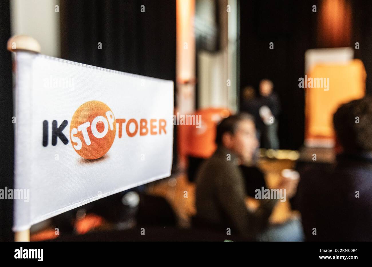 AMSTERDAM - Flag 'Ik Stoptober' during the kick-off of the ten year anniversary edition of Stoptober. Stoptober is an annual campaign to encourage smokers to stop smoking for 28 days in October. ANP EVA PLEVIER netherlands out - belgium out Stock Photo