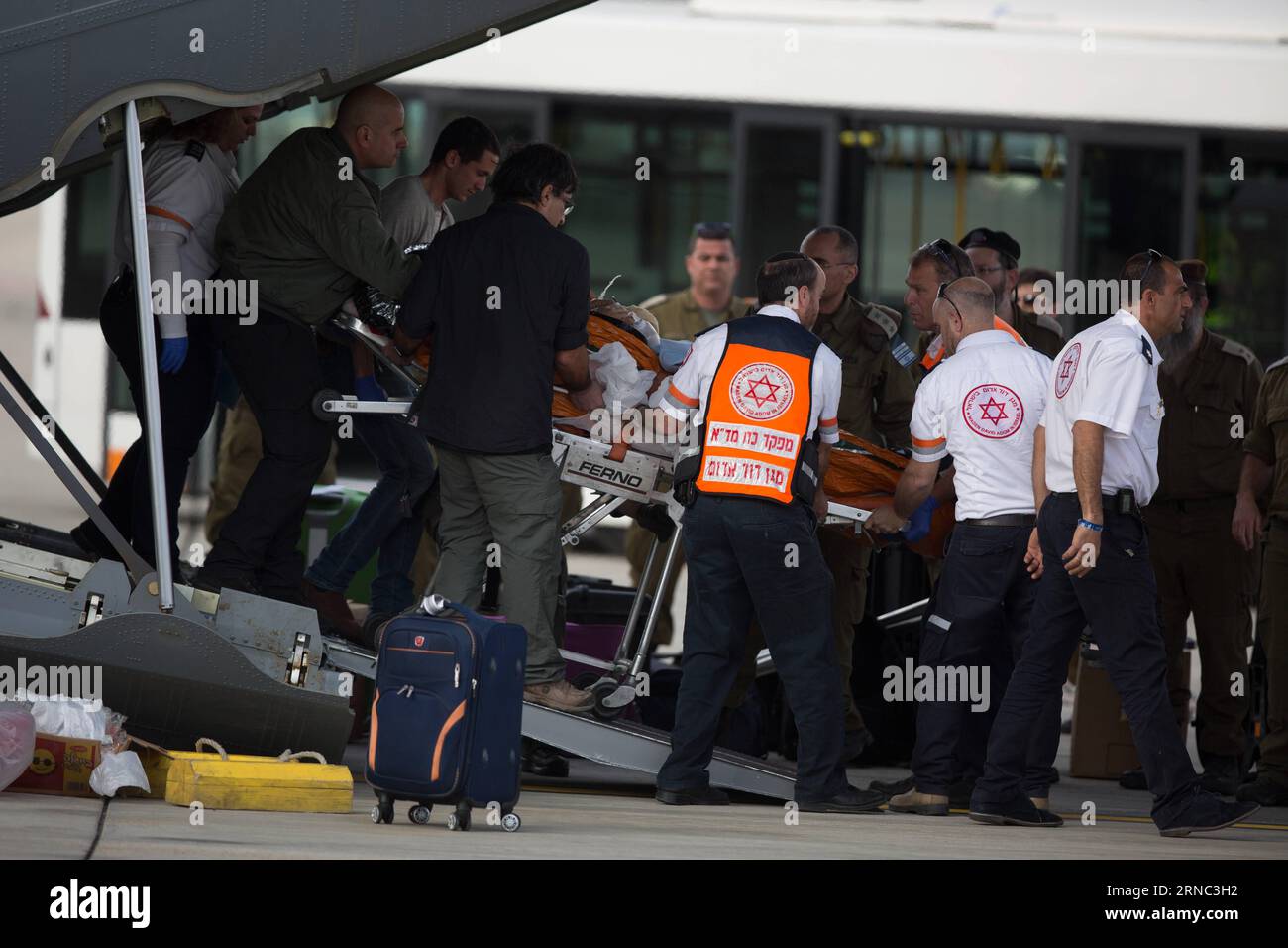 (160320) -- Tel Aviv, March 20, 2016 -- Emergency Personnel Transfer 