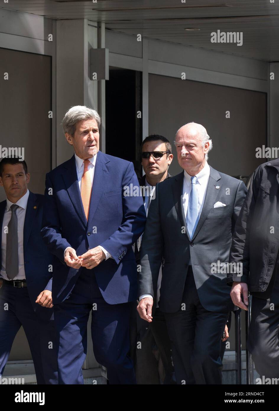 (160502) -- GENEVA, May 2, 2016 -- U.S. Secretary of State John Kerry (L, front) and UN Special Envoy for Syria Staffan de Mistura (R, front) arrive for a press conference after their meeting in a hotel in Geneva, Switzerland, May 2, 2016. U.S. Secretary of State John Kerry on Monday urged all parties to the Syrian conflict to end violence and restore the cessation of hostilities during his second day trip here for talks focusing on the Syrian situation. ) SWITZERLAND-GENEVA-SYRIAN CONFLICT-US-KERRY XuxJinquan PUBLICATIONxNOTxINxCHN   160502 Geneva May 2 2016 U S Secretary of State John Kerry Stock Photo