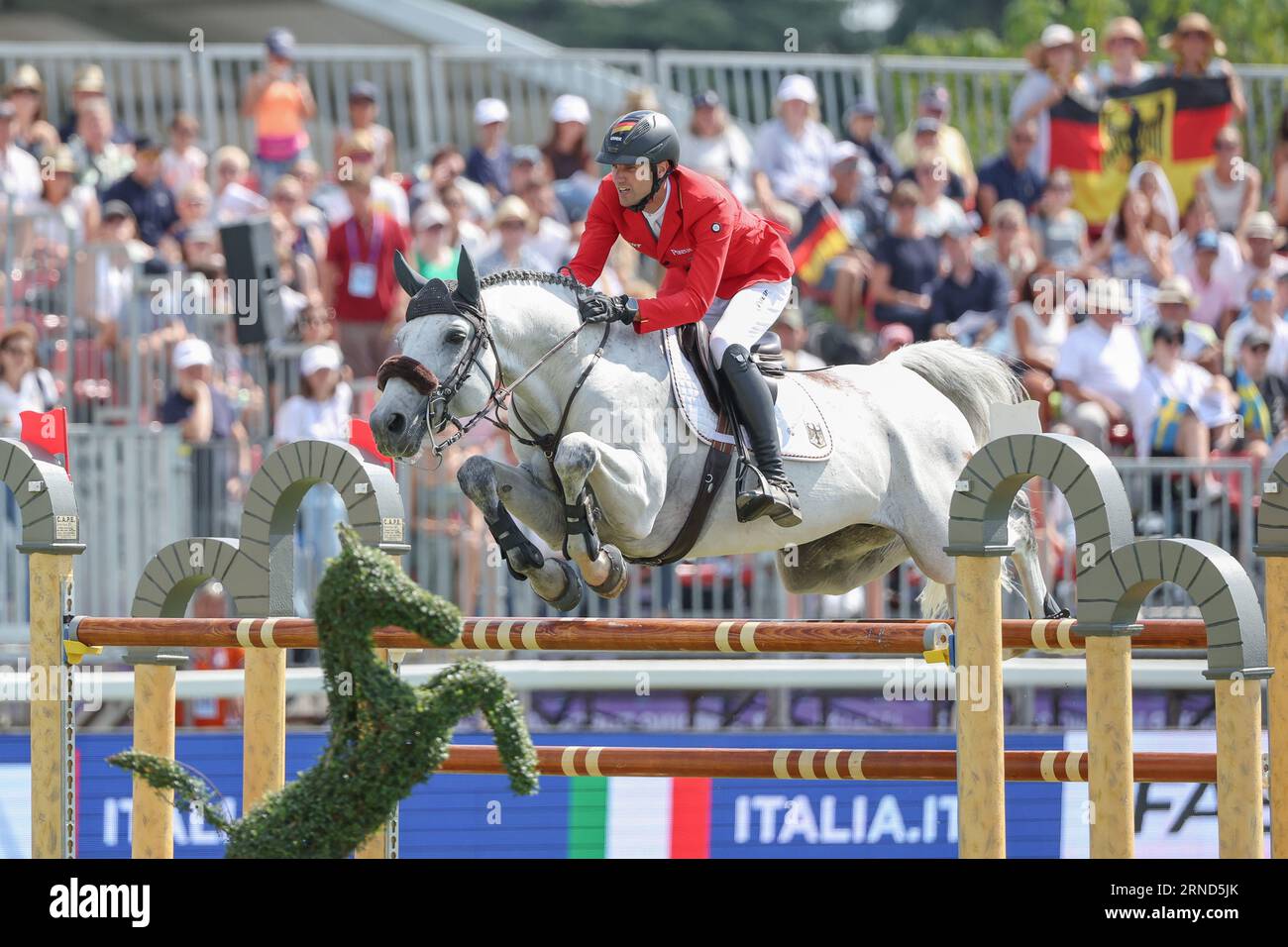 Mailand, Italy. 01st Sep, 2023. Equestrian sport: European Championship, Jumping, 3rd competition, 2nd round Nations Cup (individual and team). German show jumper Christian Kukuk rides Mumbai. Credit: Friso Gentsch/dpa/Alamy Live News Stock Photo